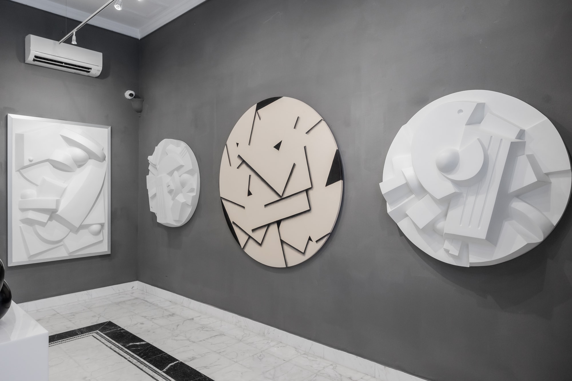 Sophia Vari: Eidos – La Forma della Felicità