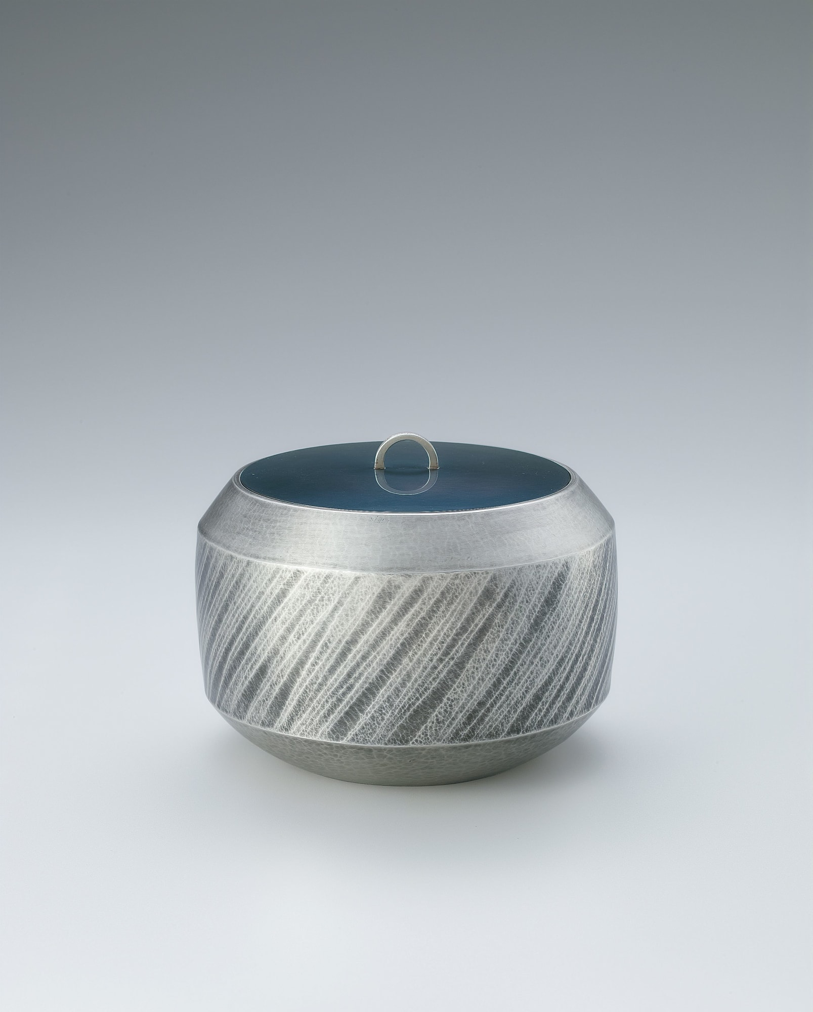 Hagino Noriko, Uchidashi Silver Water Jar 02, 2021