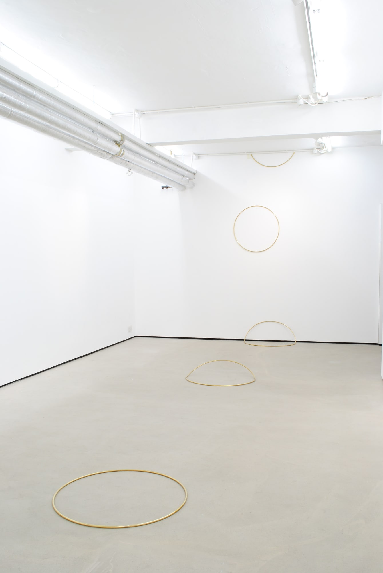 Alicja Kwade Inner and outer qualities, 2010