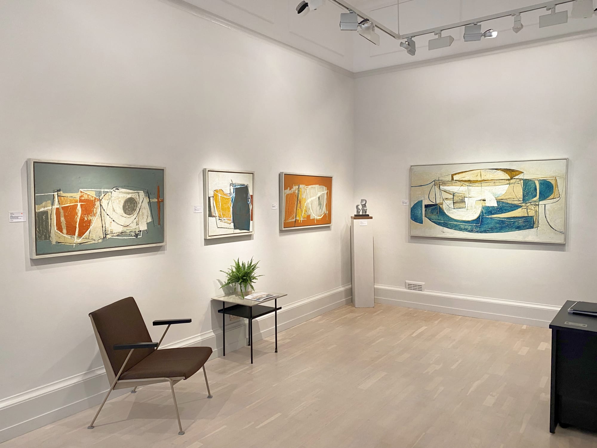 LEIGH DAVIS - PUSHING BOUNDARIES