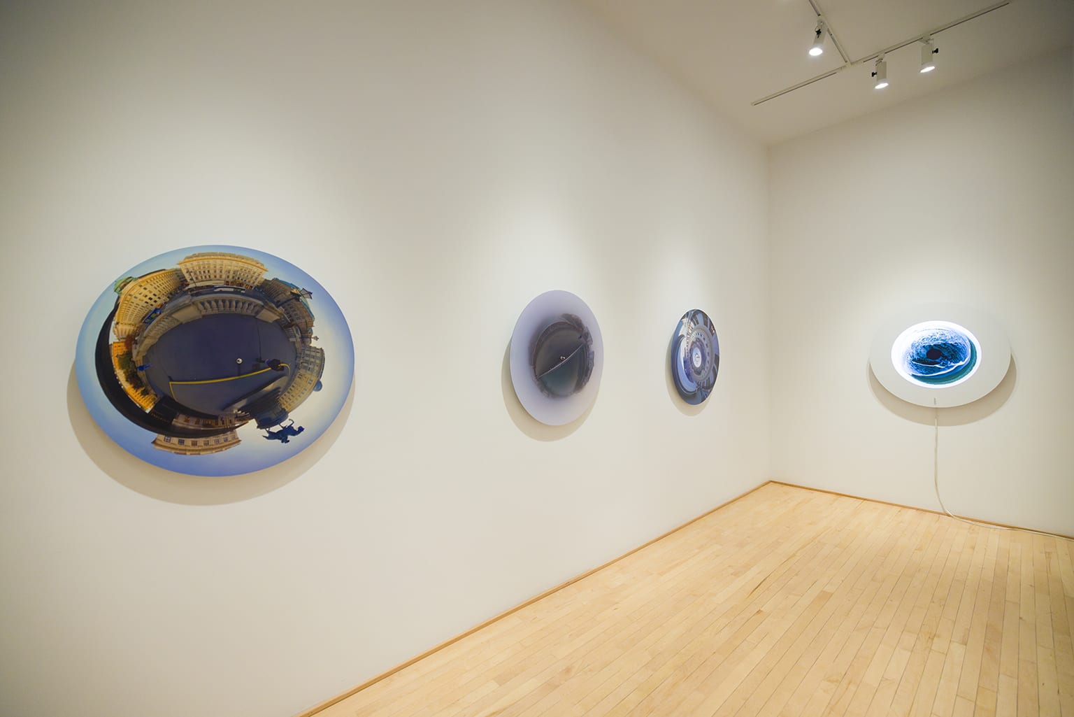 Luc Courchesne : Wien Chiaroscuro — Extraits