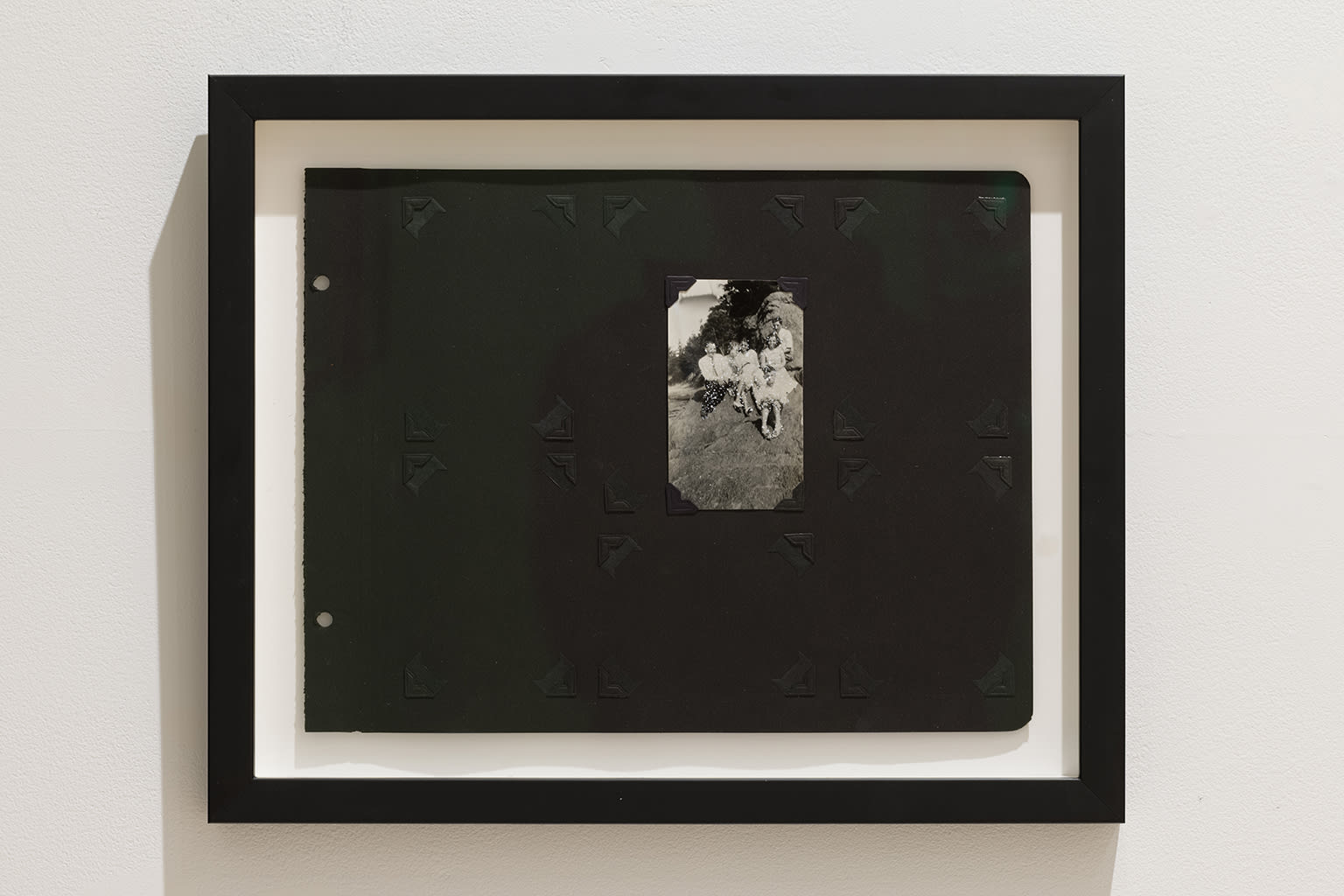 James Lee Chiahan, Adad Hannah, John Latour : Échos narratifs