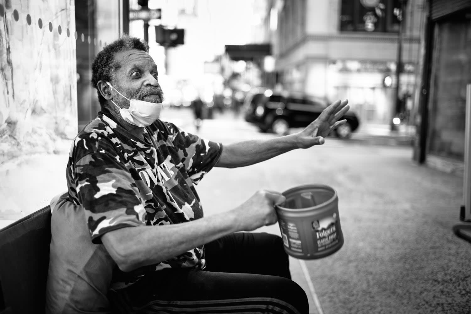 "NEW YORKER ON 5TH AVENUE" NEW YORK CITY 2021 Picture by Phil Penman