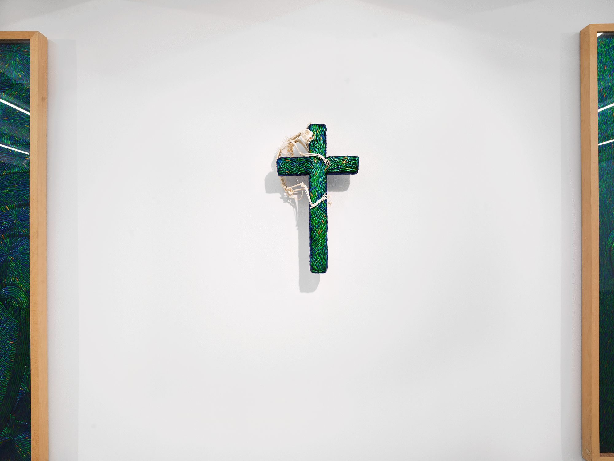 JAN FABRE, SAFLIK DİZLERİNİN ÜSTÜNDE