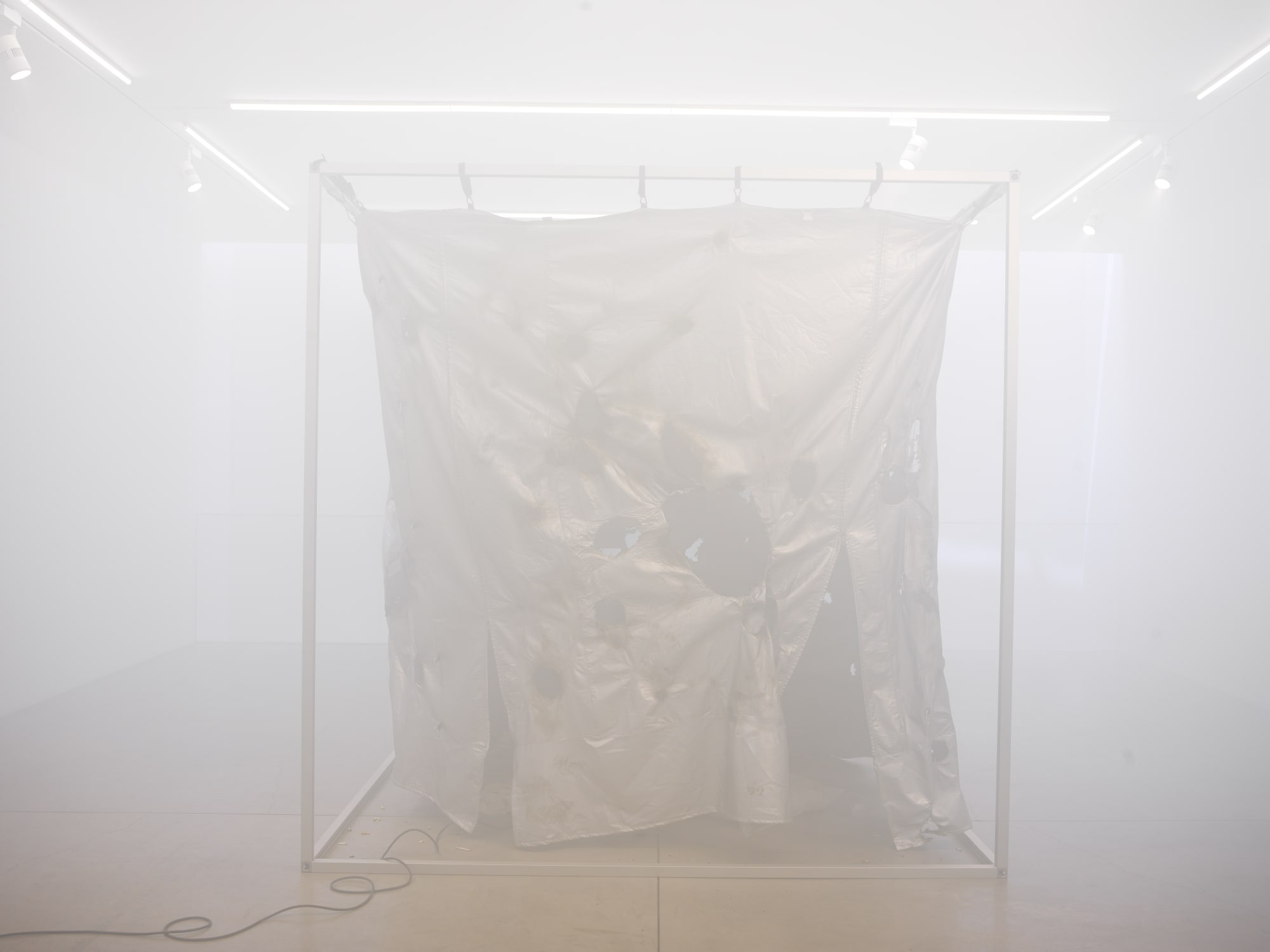 BORA AKINCITÜRK, "(APPLAUSE)"