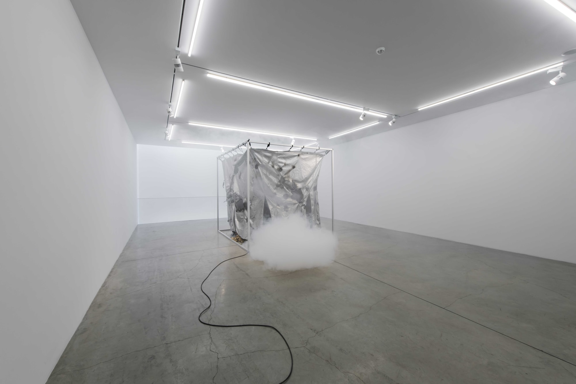 BORA AKINCITÜRK, "(APPLAUSE)"