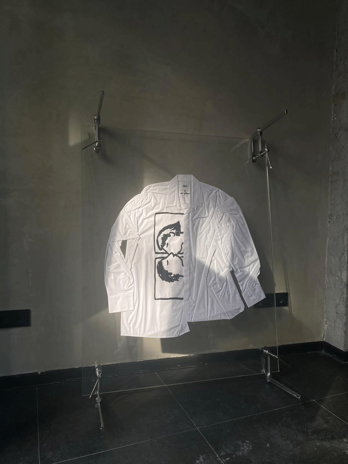 Esra Gülmen OFFLINE KISSES, 2021