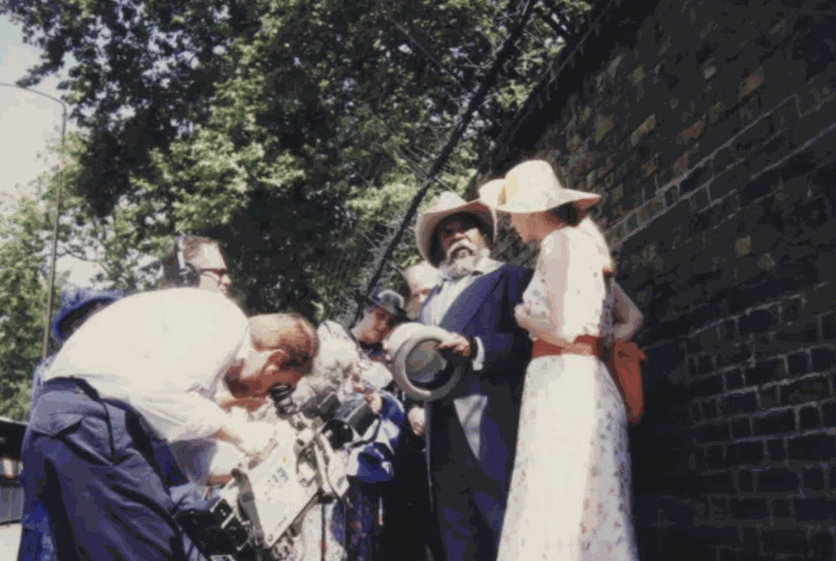 Clifford Possum and Rebecca Hossack outside Buckingham Palace, 20 July 1990