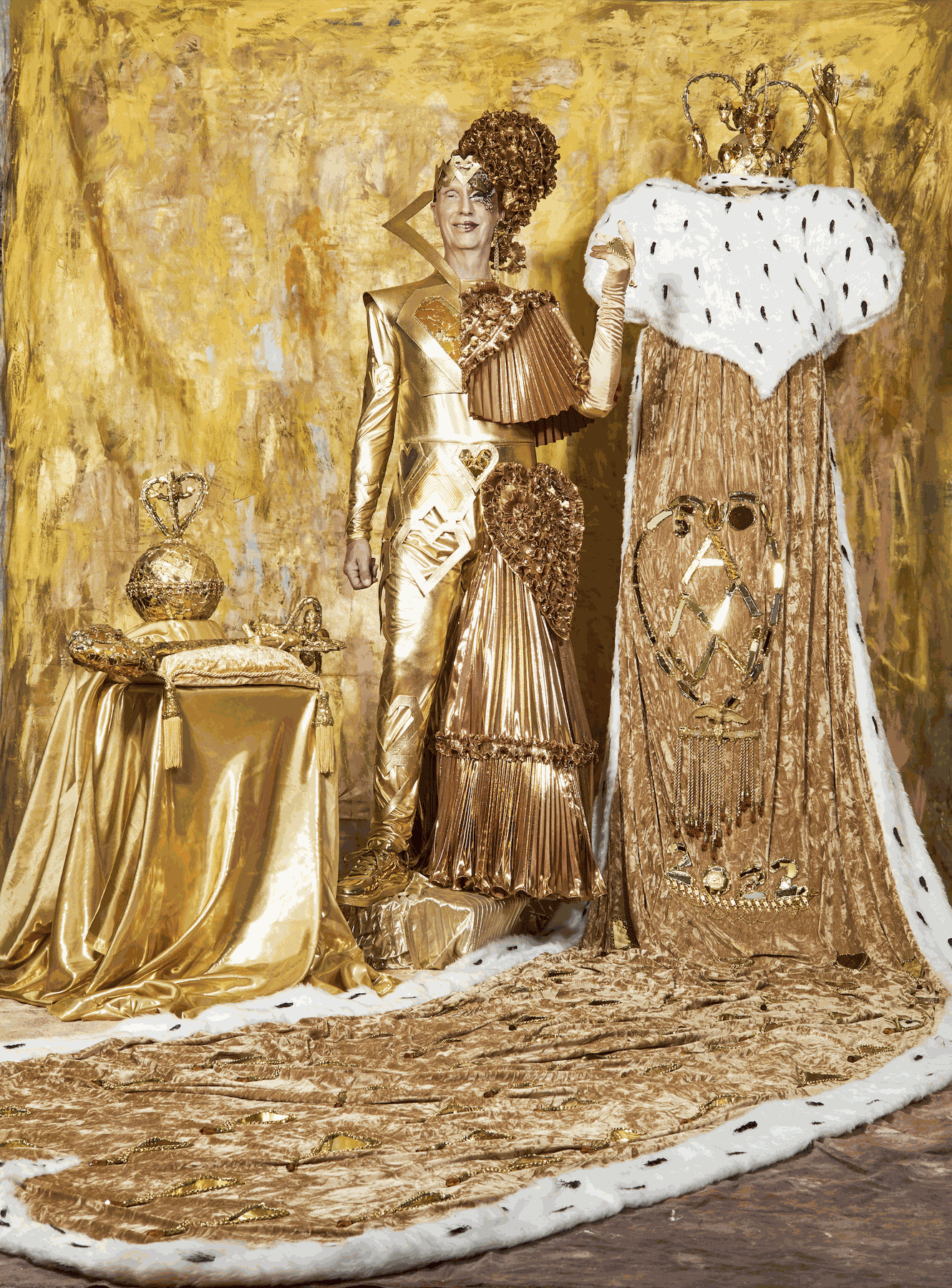 Andrew Logan, Gold Host Hostess, 2022 (c) Ram Shergill