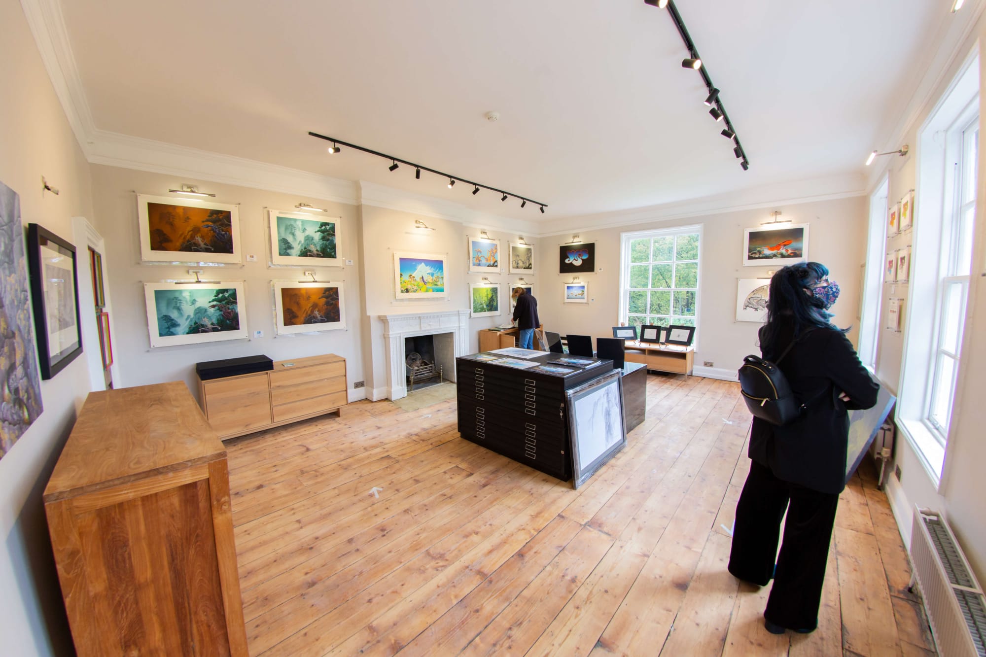Welcome to The Gallery: HORIZON LINE - A COLLECTORS EXHIBITION