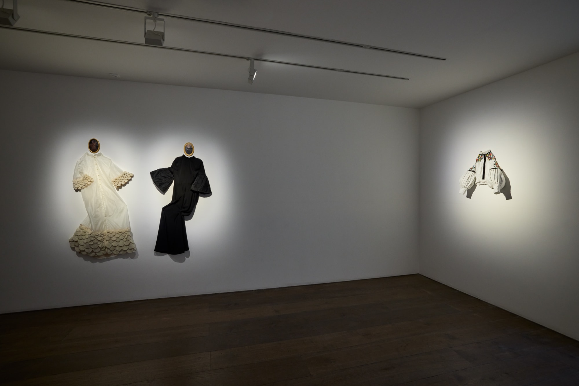 Teodora Axente | Vertical Body Mirrors