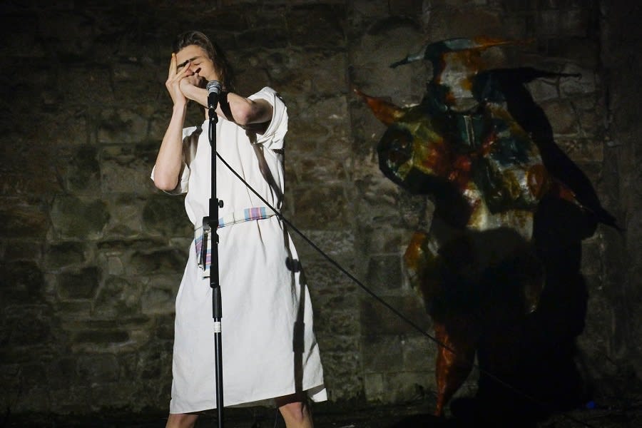 Michael Di Rienzo, New Harmony, site specific hand whistle performance, part of Glasgow International 2016