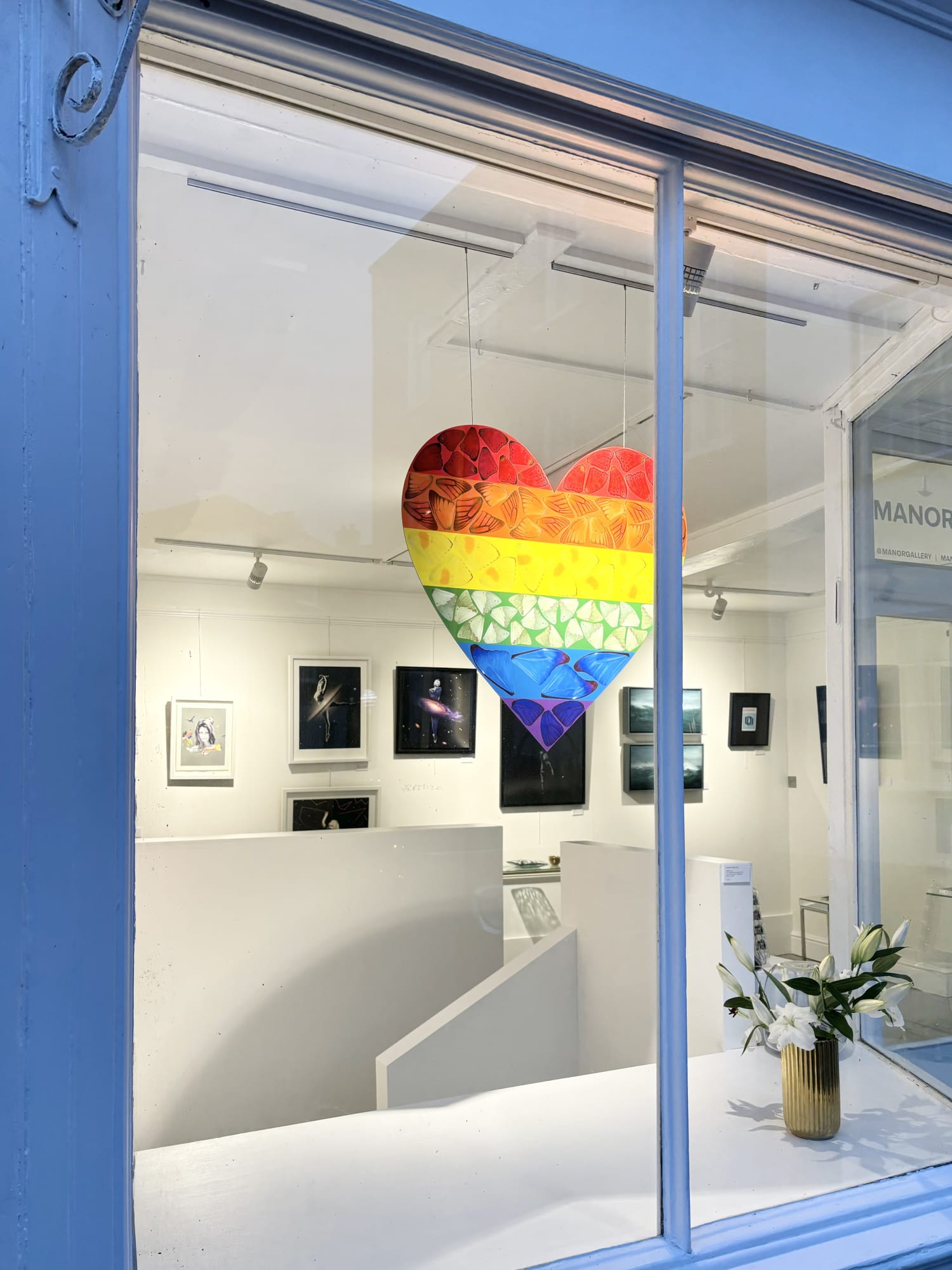 Manor-Gallery-Exeter-Topsham-Devon-Gallery-Window-Hirst