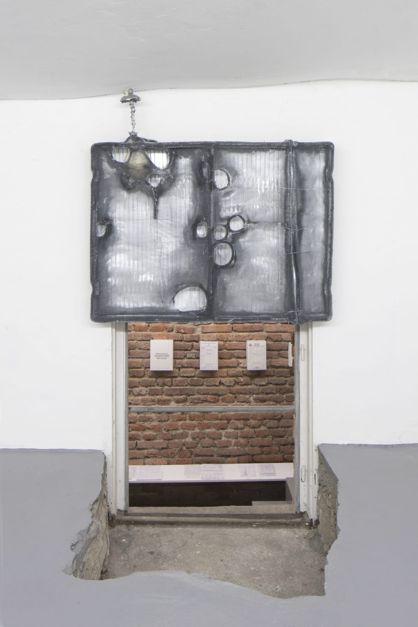 Piotr Lakomy 3 Inch Giant in Your Bathroom Centre for Contemporary Art FUTURA , Prague, 2019