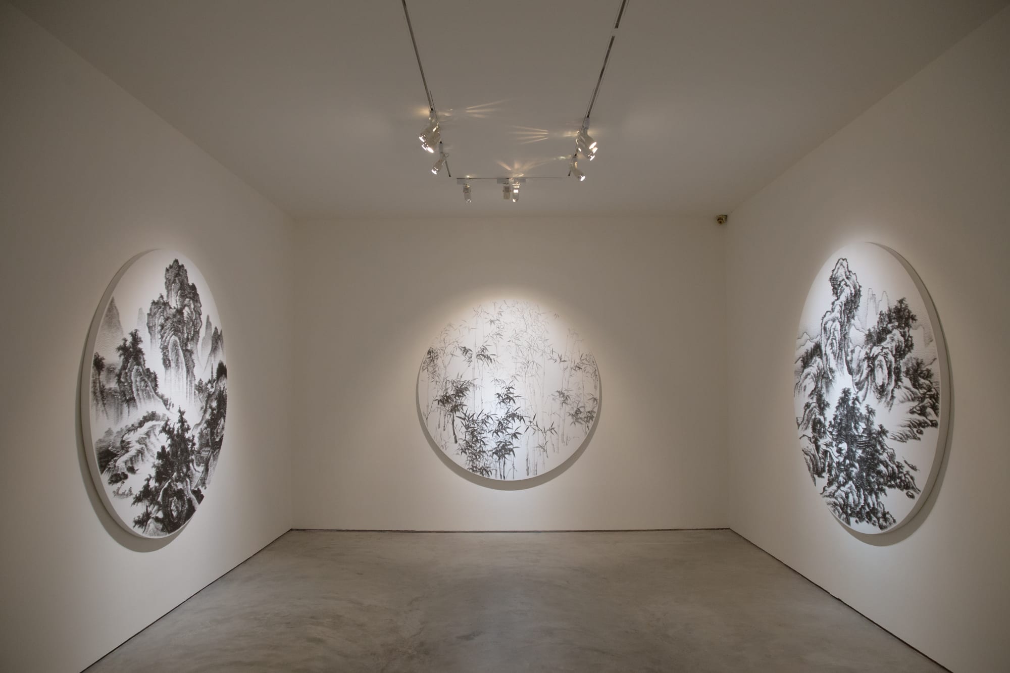 天圓．地方．非人間