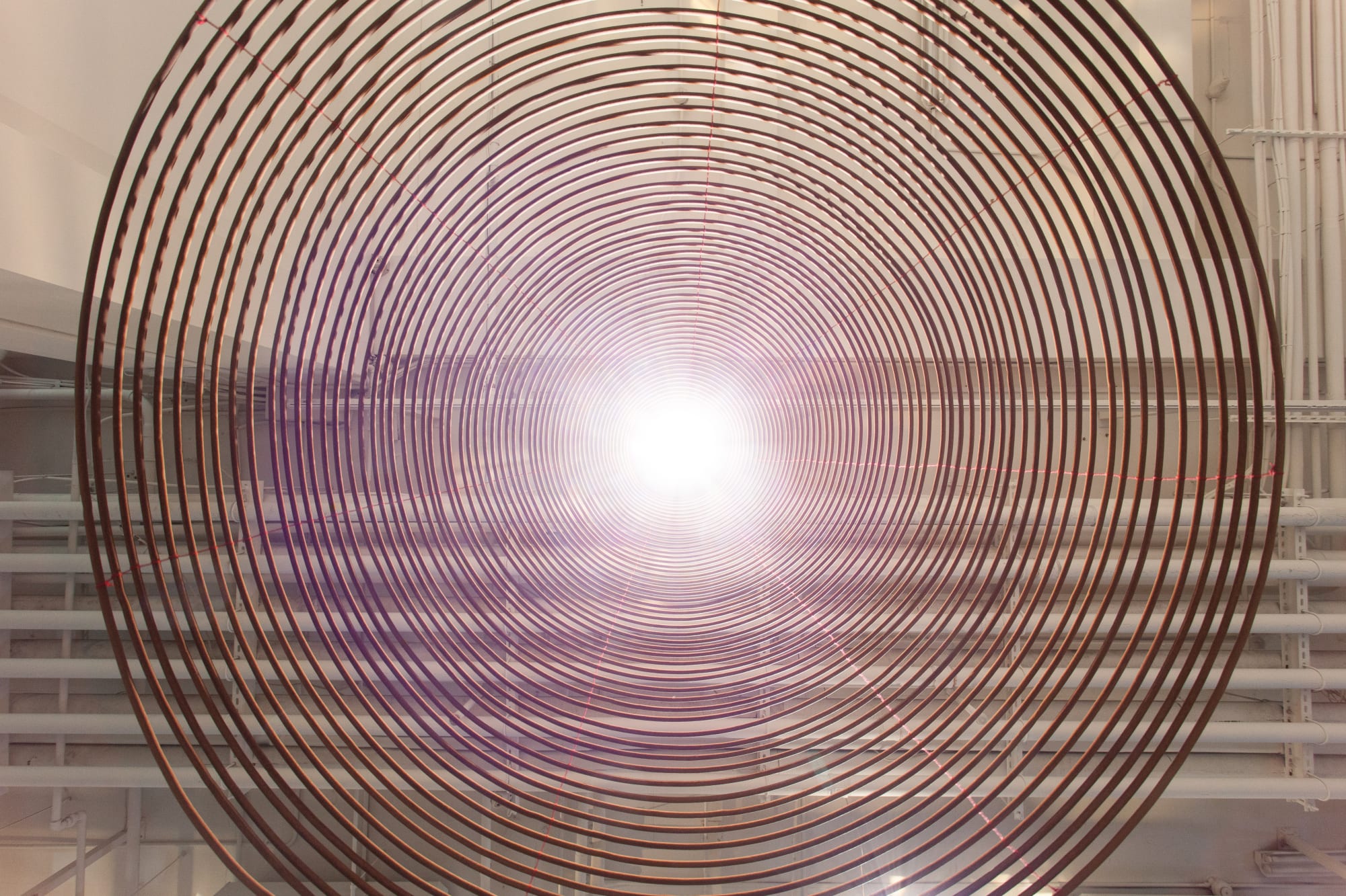 自虛空中迴旋而來