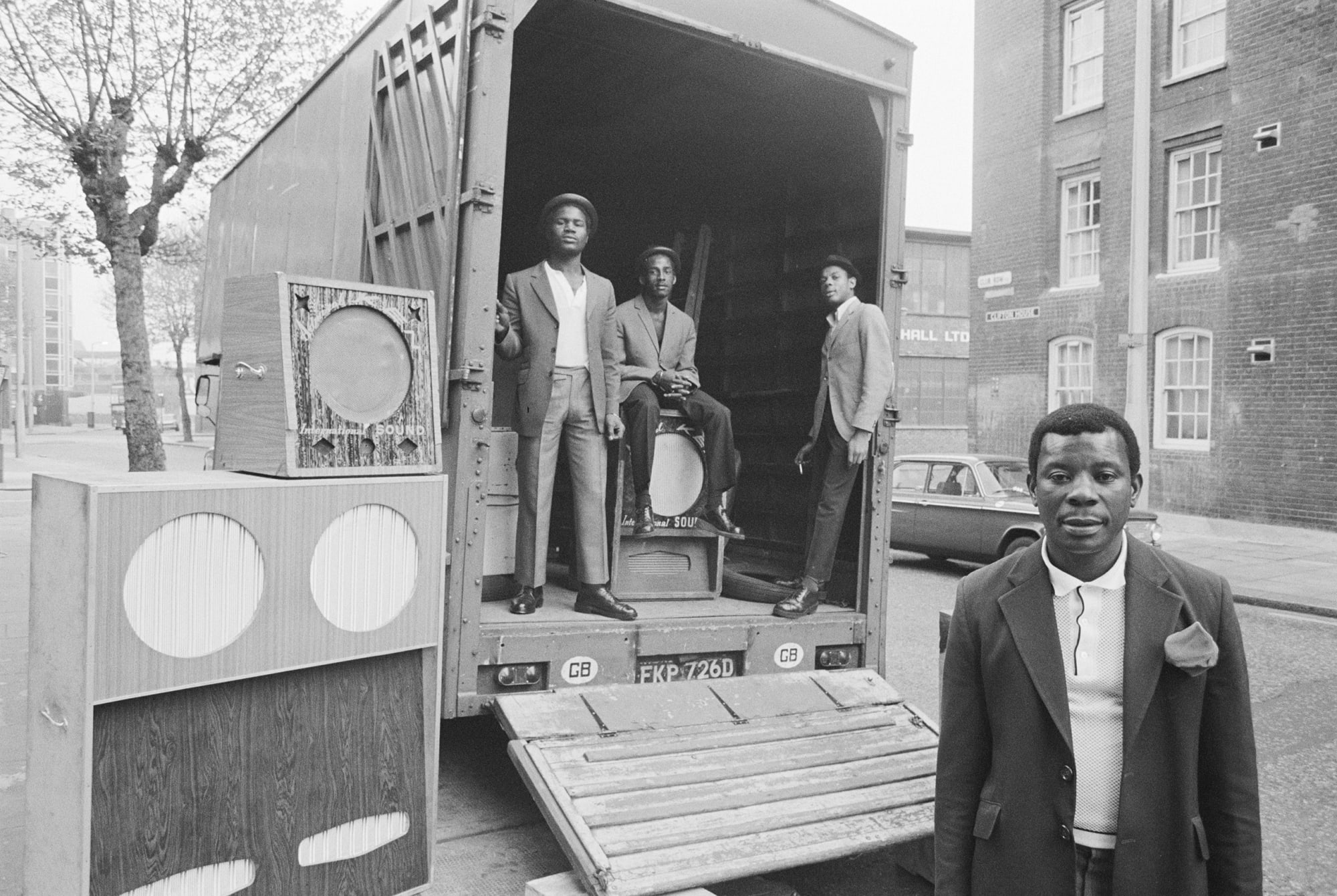 Admiral Ken with his ‘box men’, Hackney, London, 1973