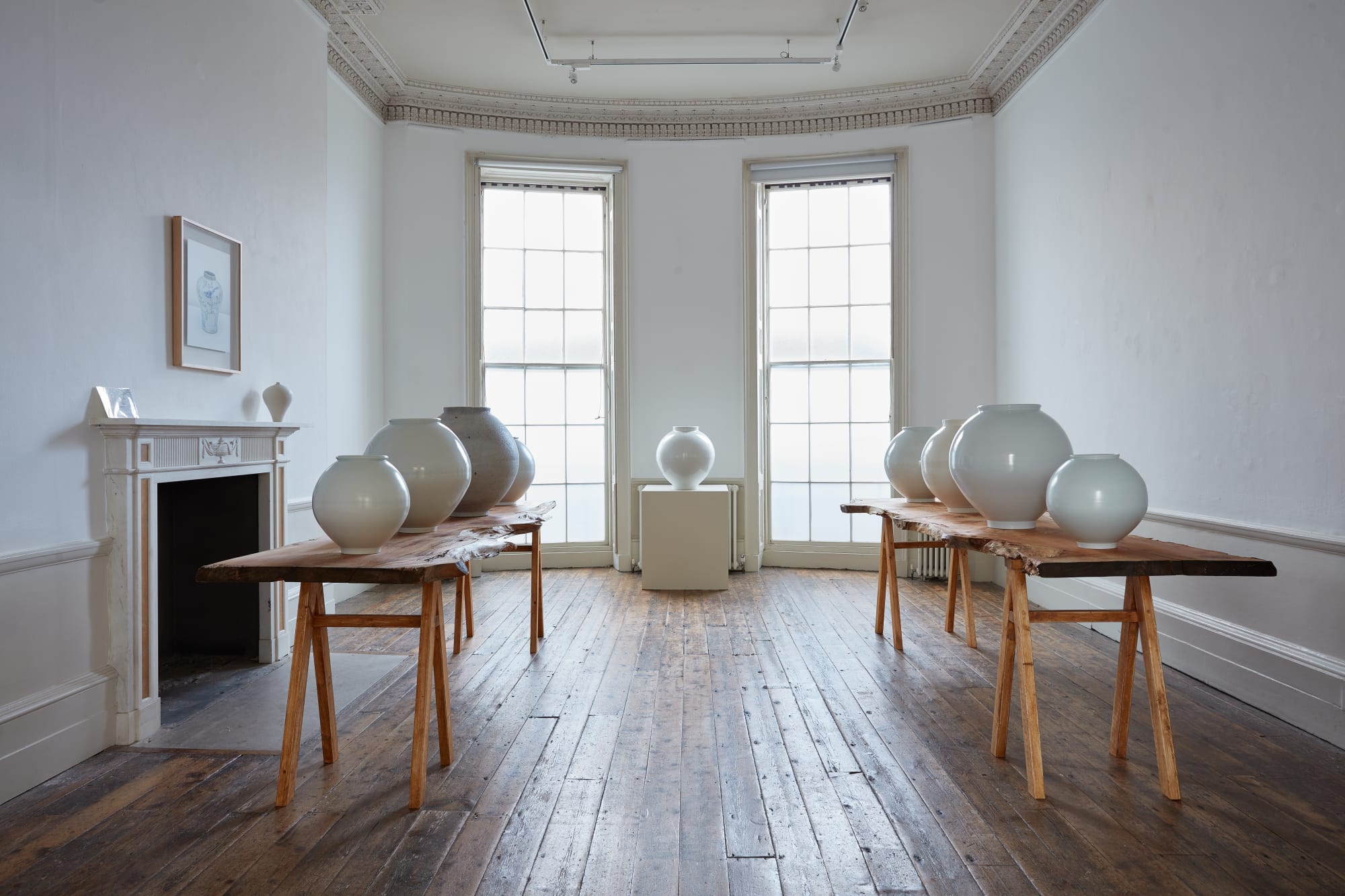 Moon Jars: Contemporary Korean Masters