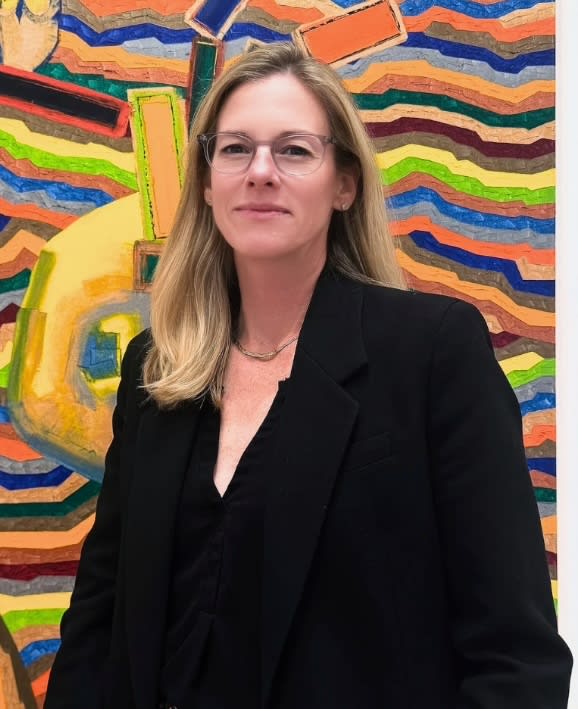 LIZ TUNCER Senior Director | New York liz@upsilongallery.com