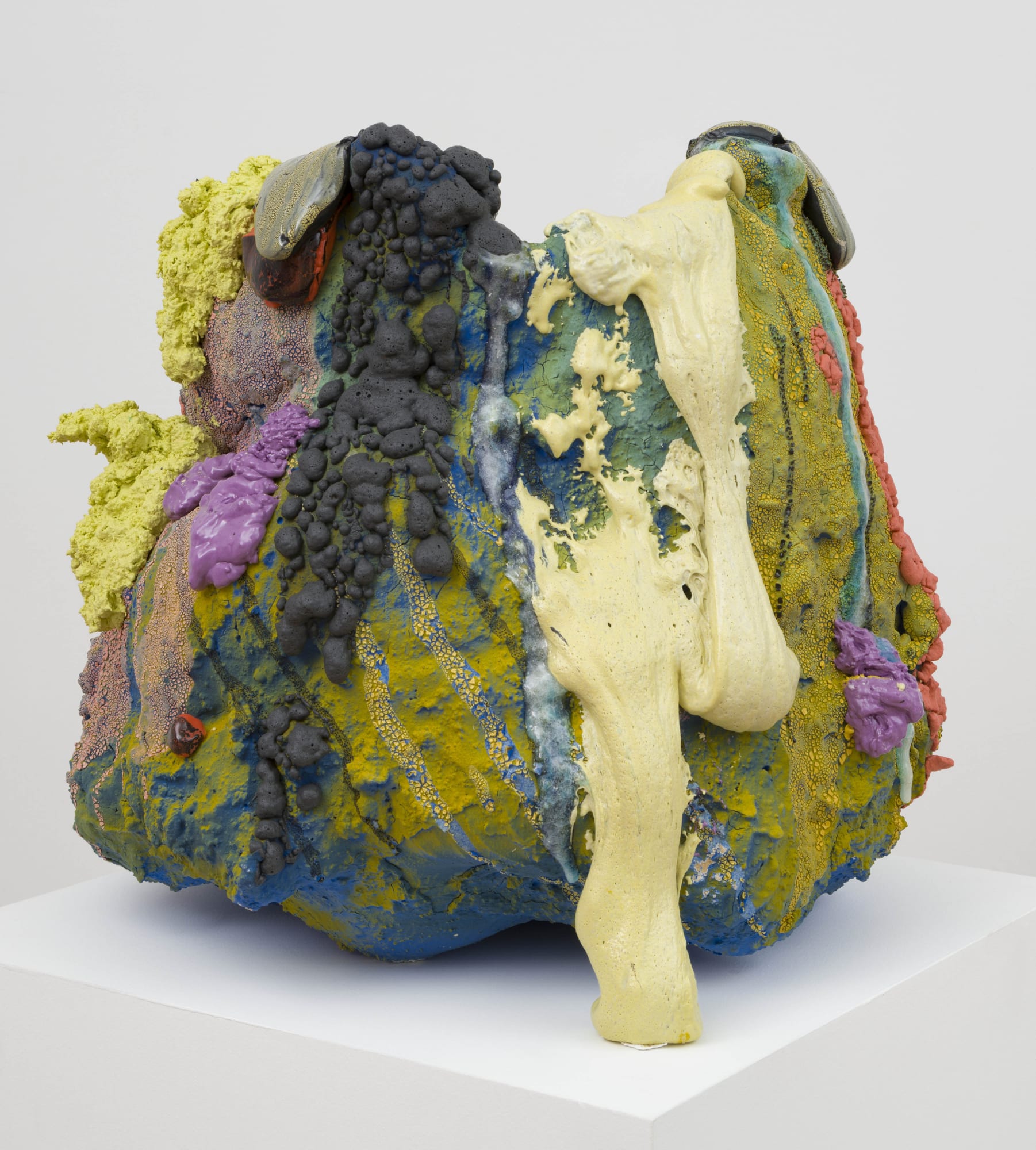 Untitled [alternate detail], 2021 Ceramic, glaze, glass fragments 18 1/2 x 19 x 20 in 47 x 48.3 x 50.8 cm (BRO 203) Private Collection