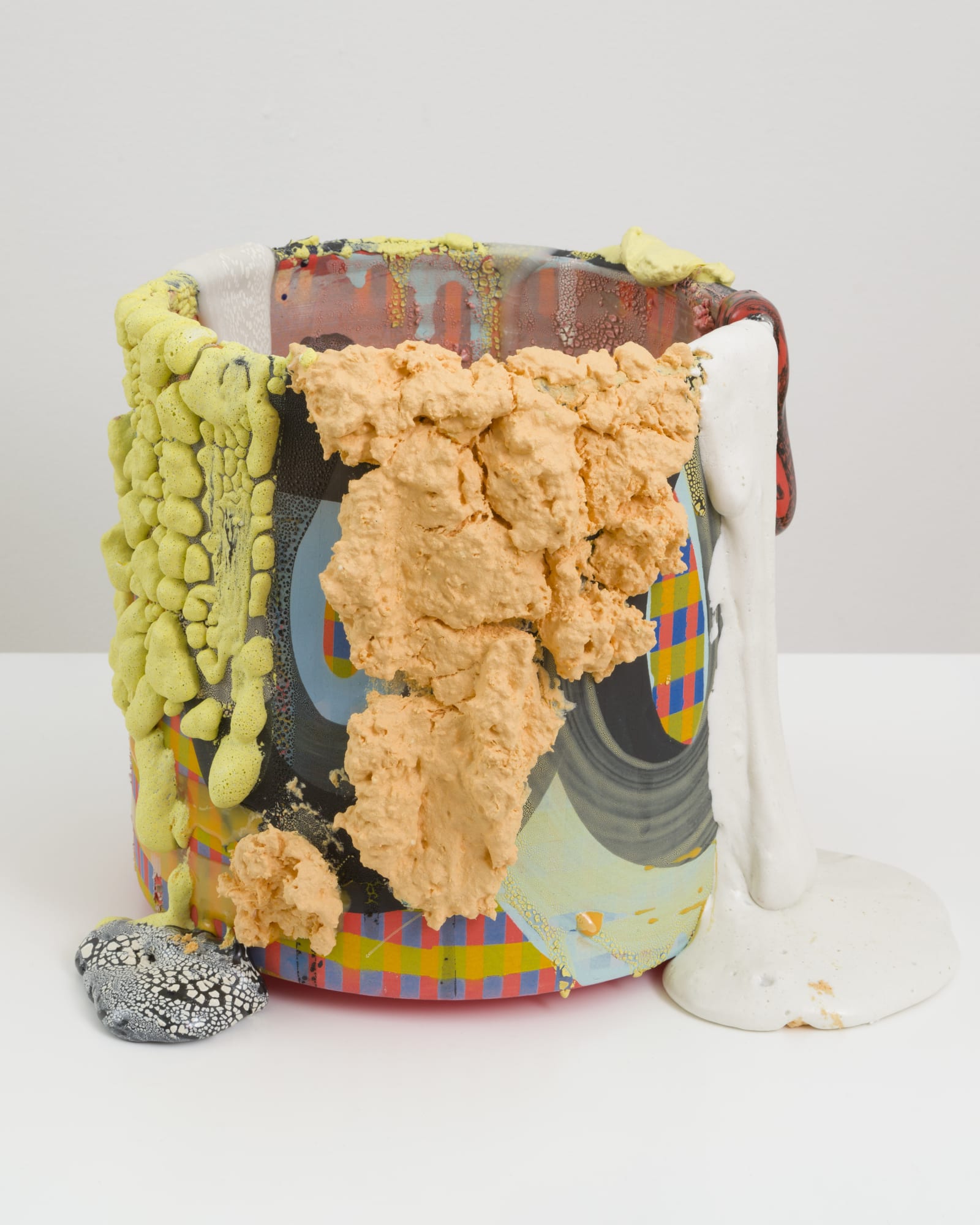 Untitled, 2021 Ceramic, glaze, glass fragments 9 x 12 1/2 x 11 in 22.9 x 31.8 x 27.9 cm (BRO 208) Private Collection
