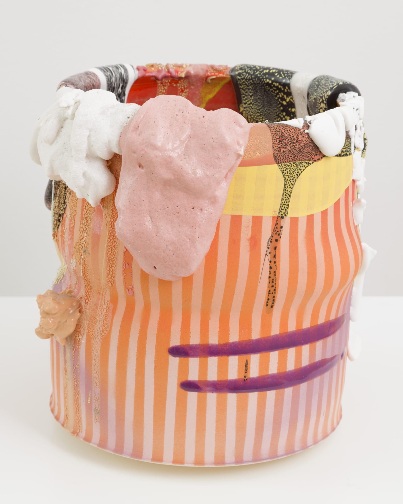 Untitled [alternate view], 2021 Ceramic, glaze, glass fragments 9 1/4 x 9 1/2 x 10 1/2 in 23.5 x 24.1 x 26.7 cm (BRO 211)