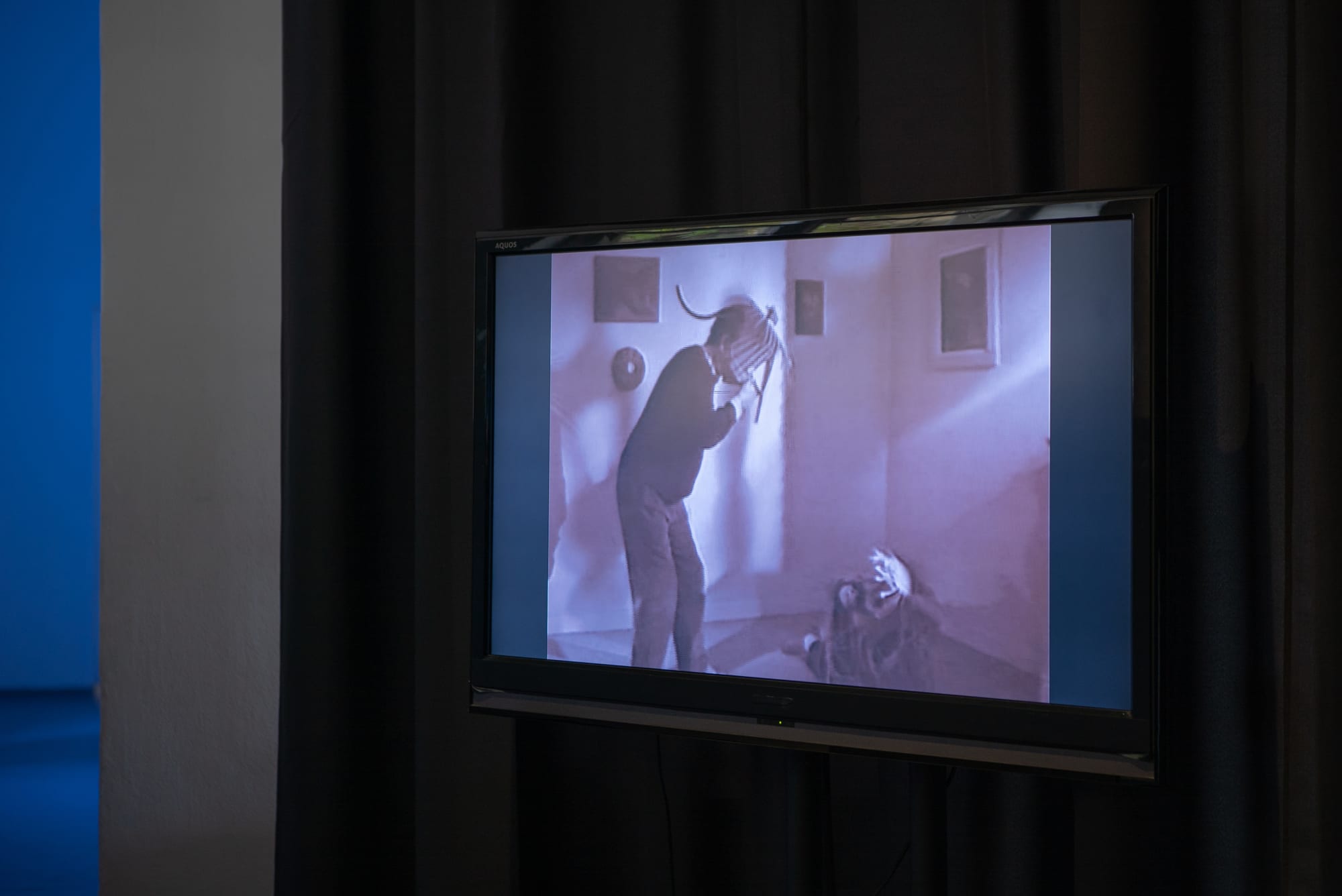 Mončys, Henrikas Gulbinas' film on the life and work of Antanas Montčys Installation view fotographed by Laurynas Skeisgiela