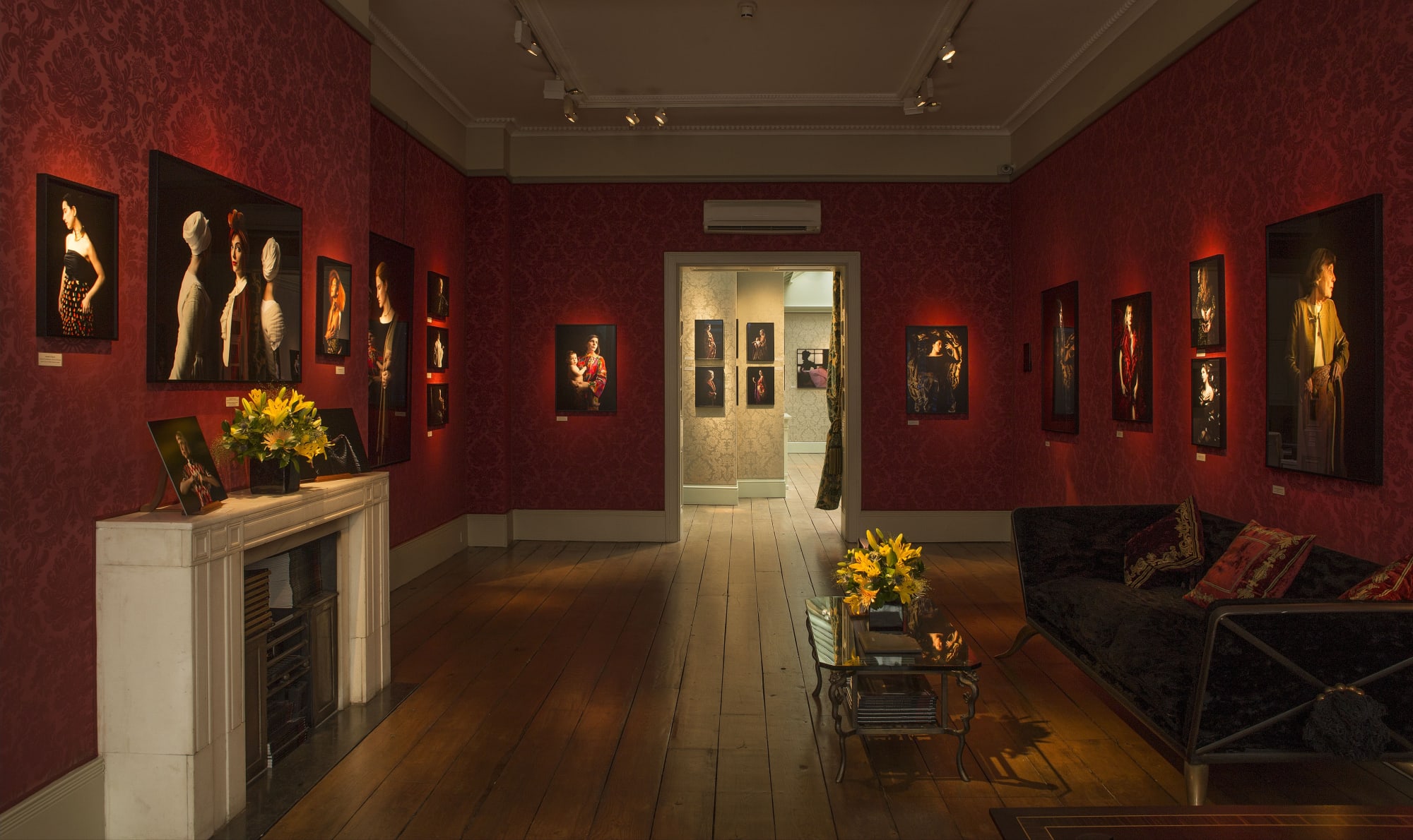 The Front Gallery looking toward the Long Gallery