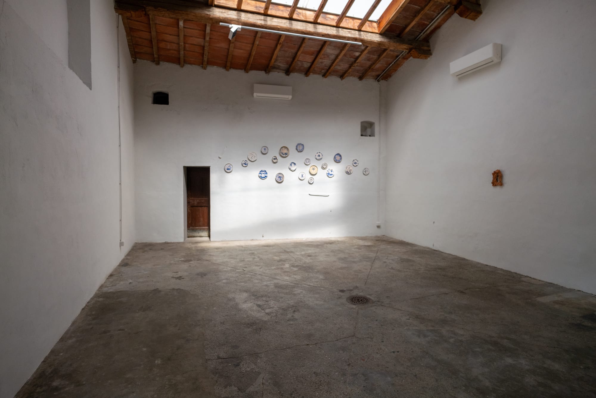 Installation view | Nazzarena Poli Maramotti, Domestica Selvativa, curated by Silvia Bottani, Villa Rospigliosi Ph Claudio Seghi Rospigliosi