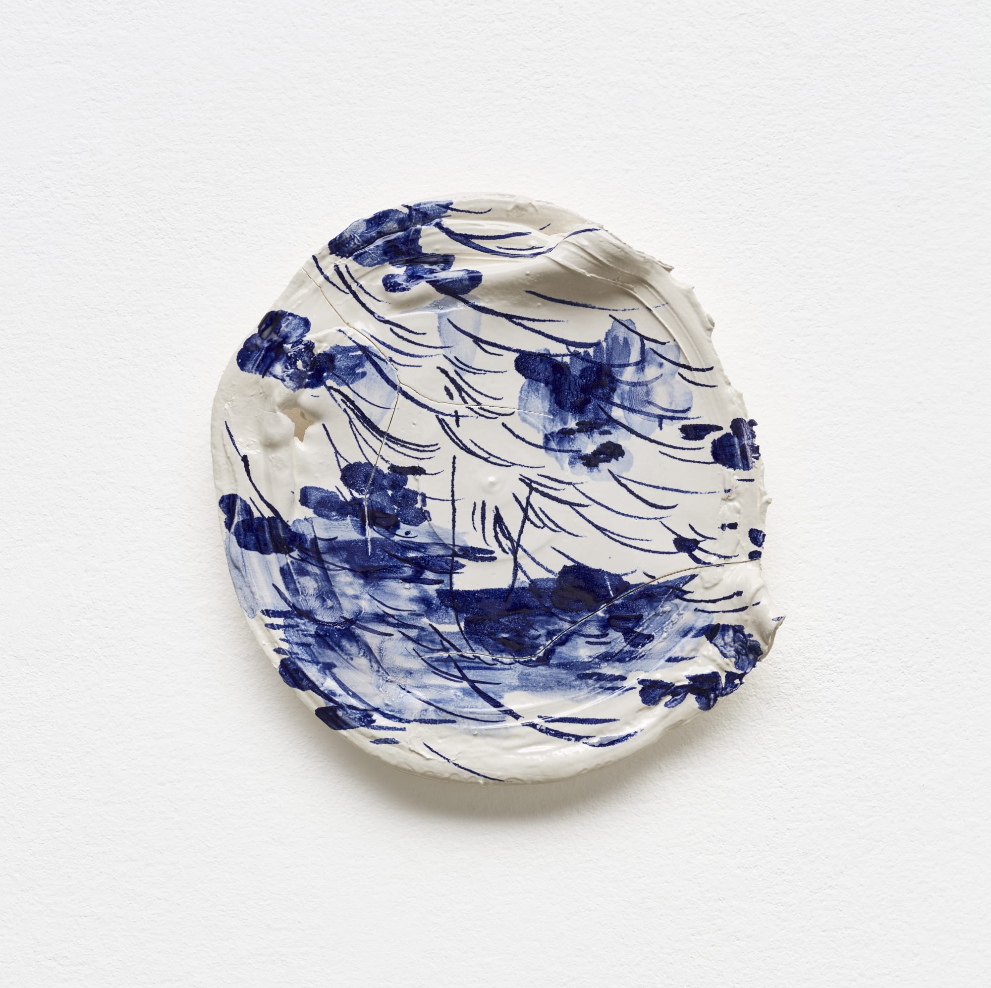 Un servizio (detail 9), 2025 Glazed ceramic cm 27 x 27 Ph Carlo Favero