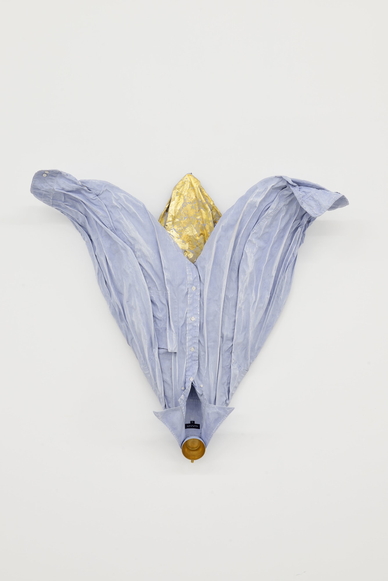 Kaarina Kaikkonen, I Will Fill My Cup, 2025, men's shirt, mixed media, porcelain cup, cm 82 x 85 x 20 Ph. Roberto Apa