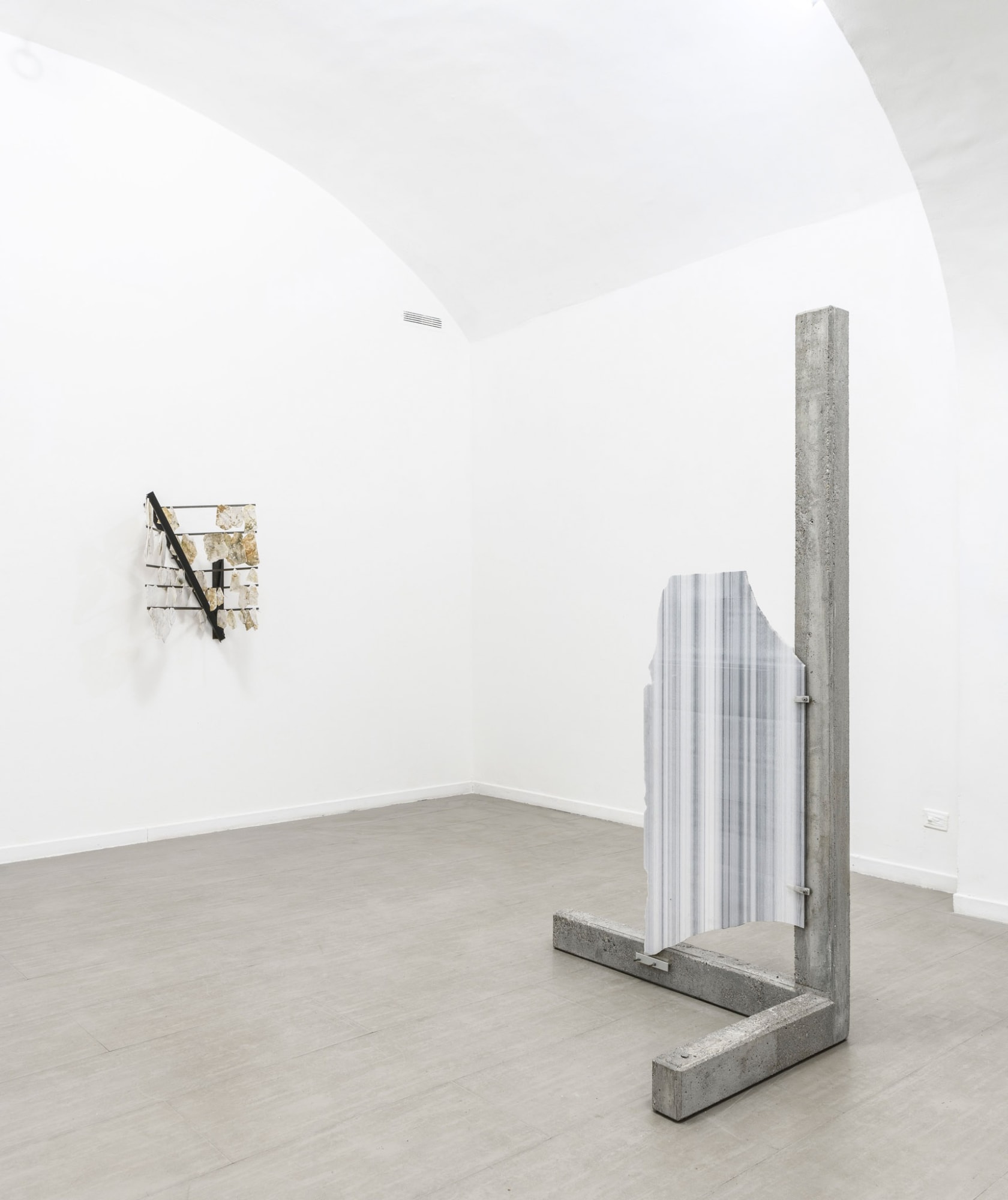 Fabrizio Prevedello, Mani, Installation view of the third room. Ph. Giorgio Benni
