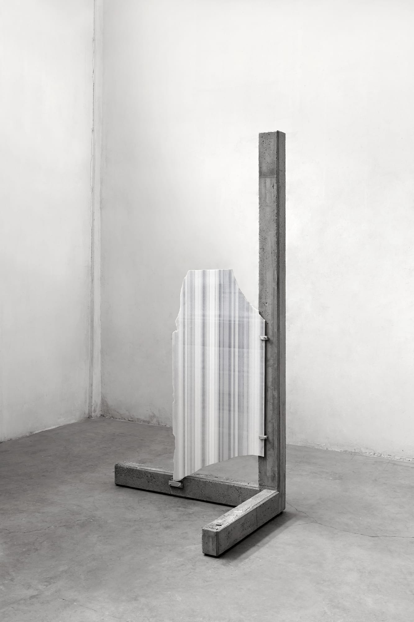 Cornerstone (247), 2018 cemento armato, ferro, gomma, marmo Striato Olimpico 220 x 120 x 80 cm