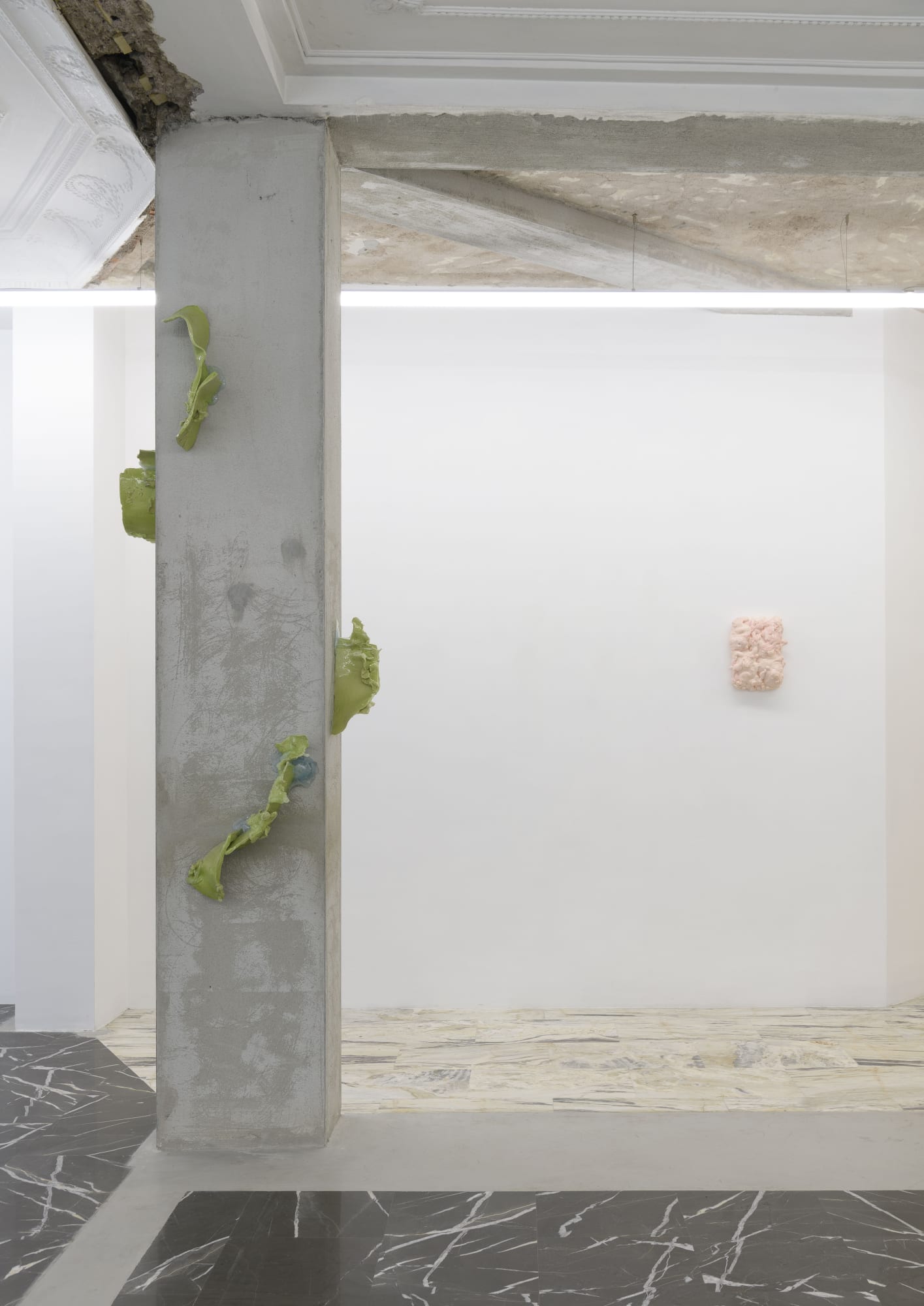 Guglielmo maggini Come il vento nelle case in installation view at z2o project ph. Giorgio Benni