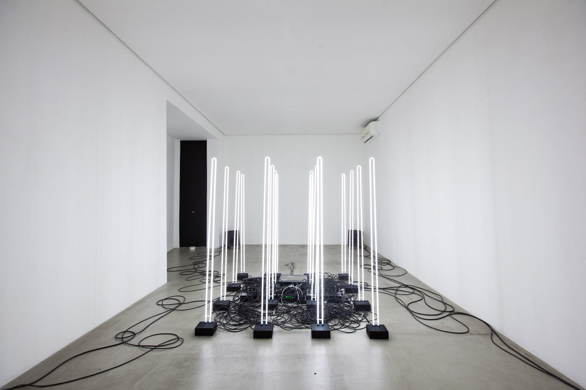 da série Mindscapes #L1, after Dan Flavin