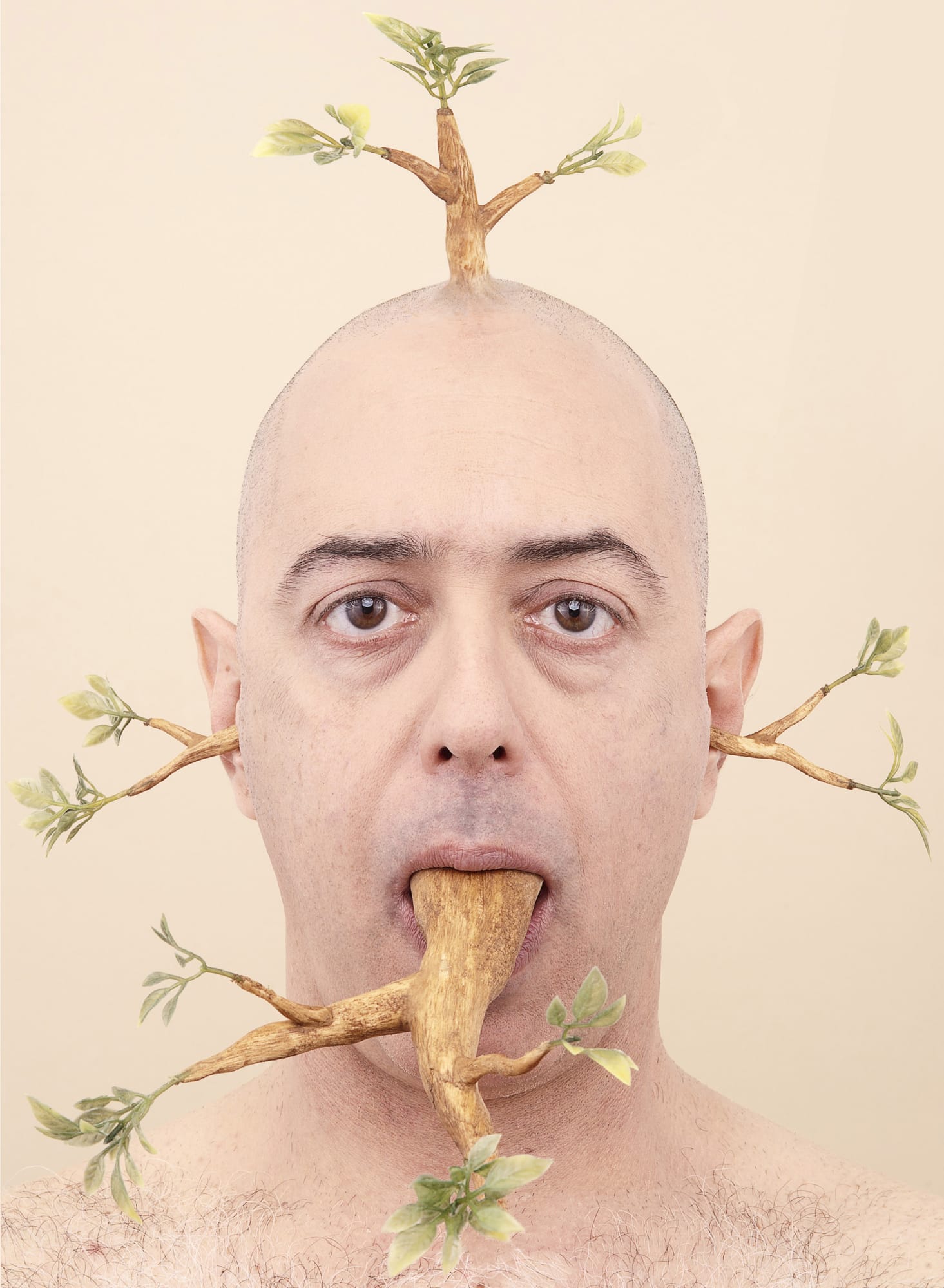 Camille Kachani, N/I com crucifixo, 2012