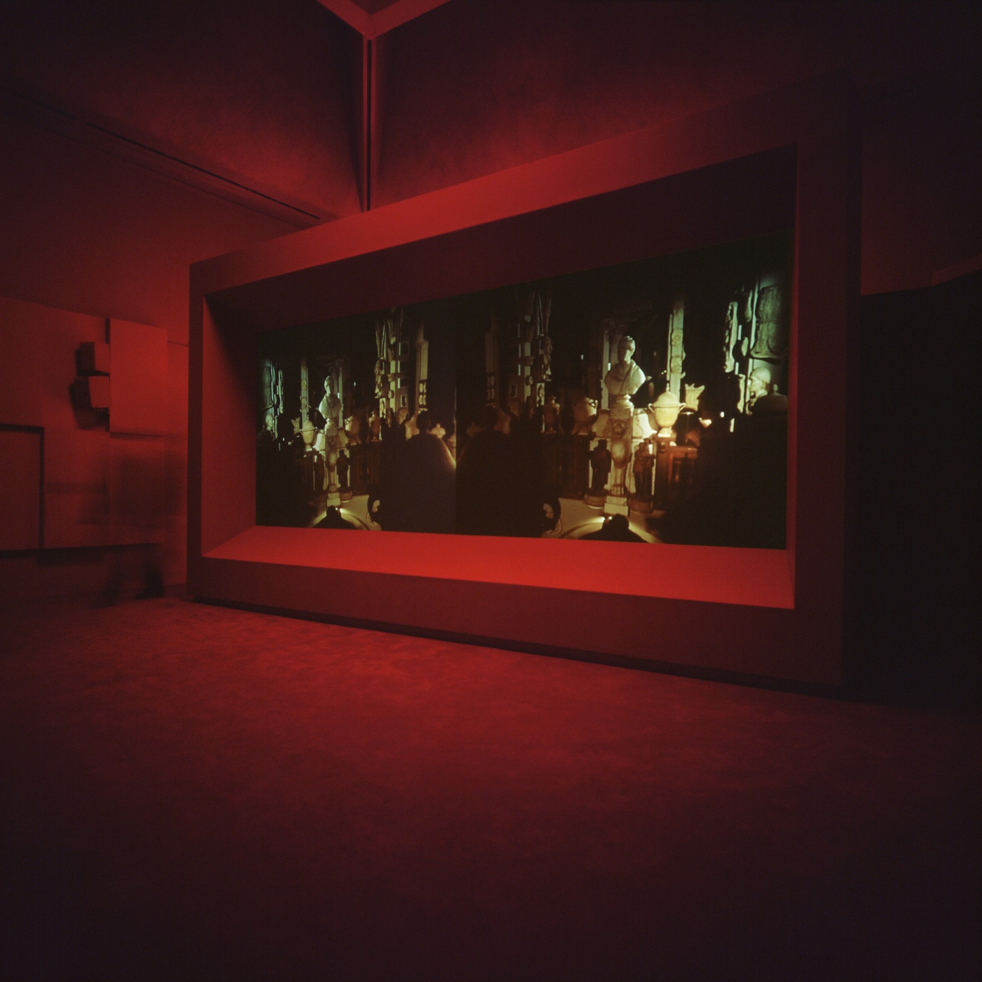 Turner Prize 2001. Tate Britain, London  7', double-screen projection, 16mm film transferred to digital, colour, sound