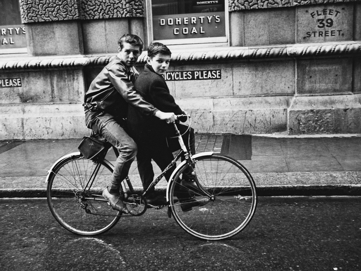 Edward Quinn, Two Boys on a Bicycle, Dublin 1963