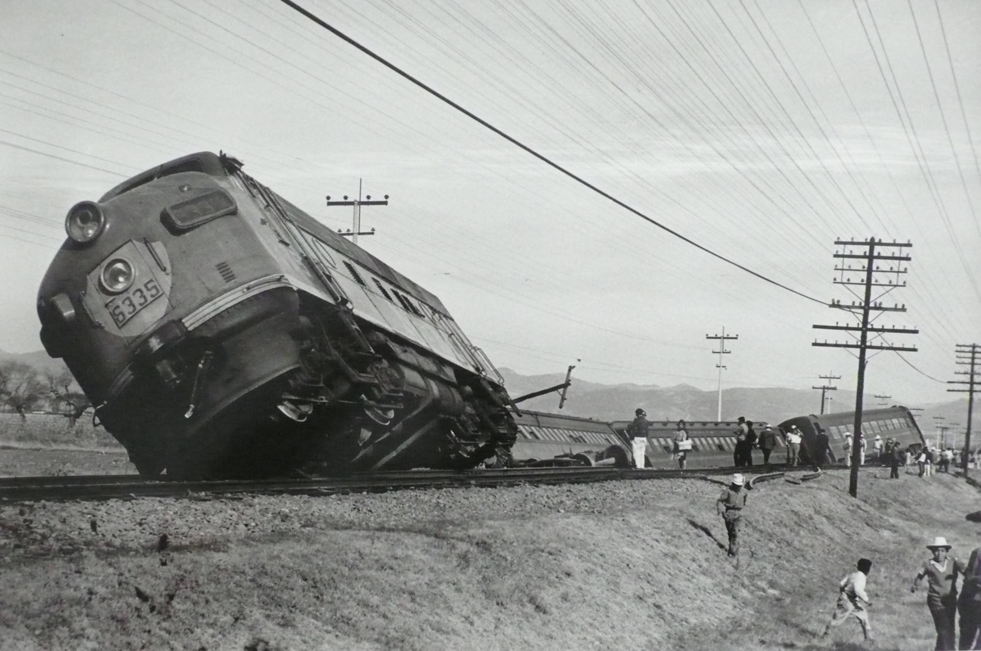 Enrique Metinides, Derailed train, Tren descarrilado