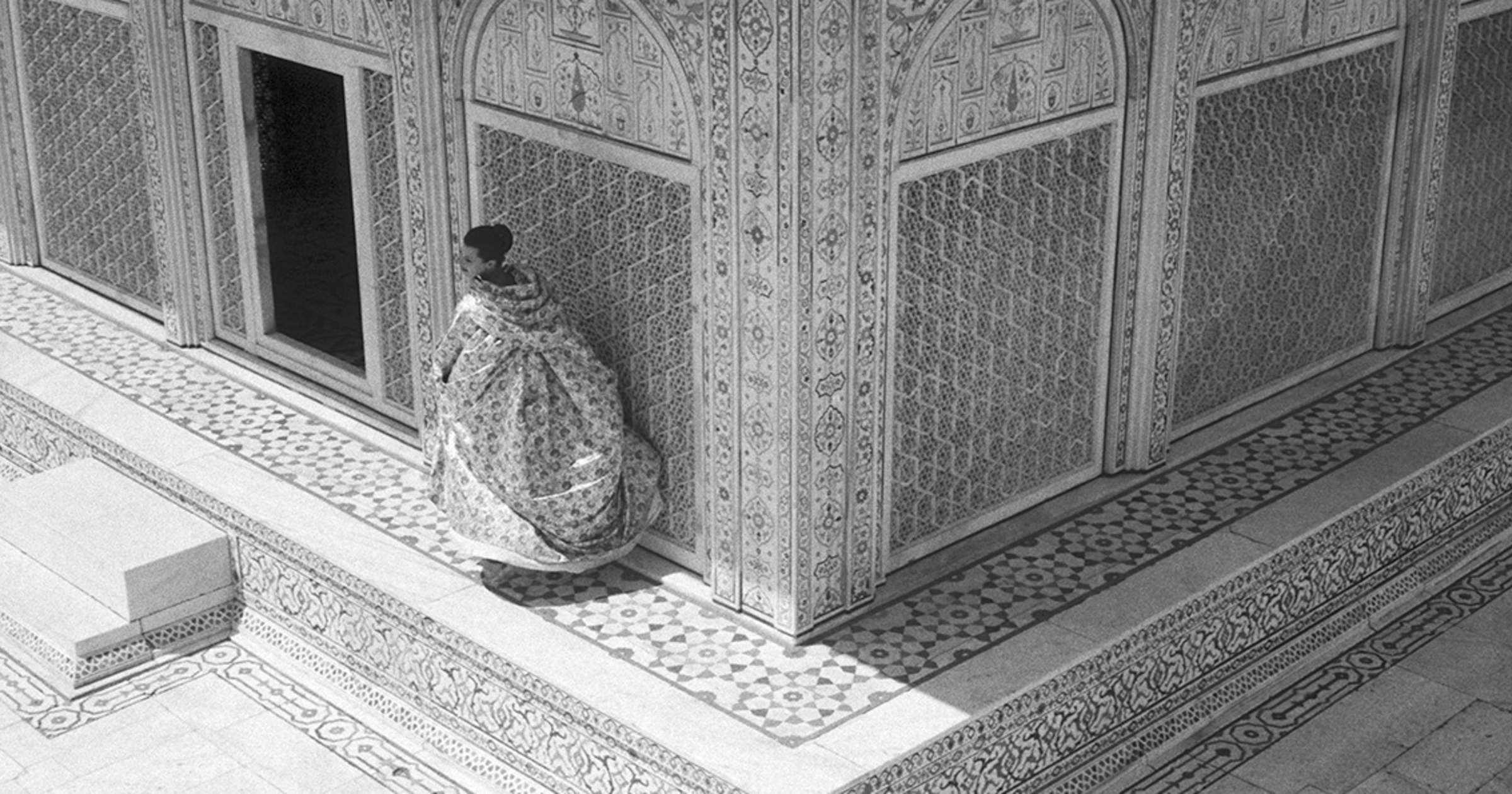 Norman Parkinson, Barbara Mullen, India, 1956 - Artwork 40864 | Jackson