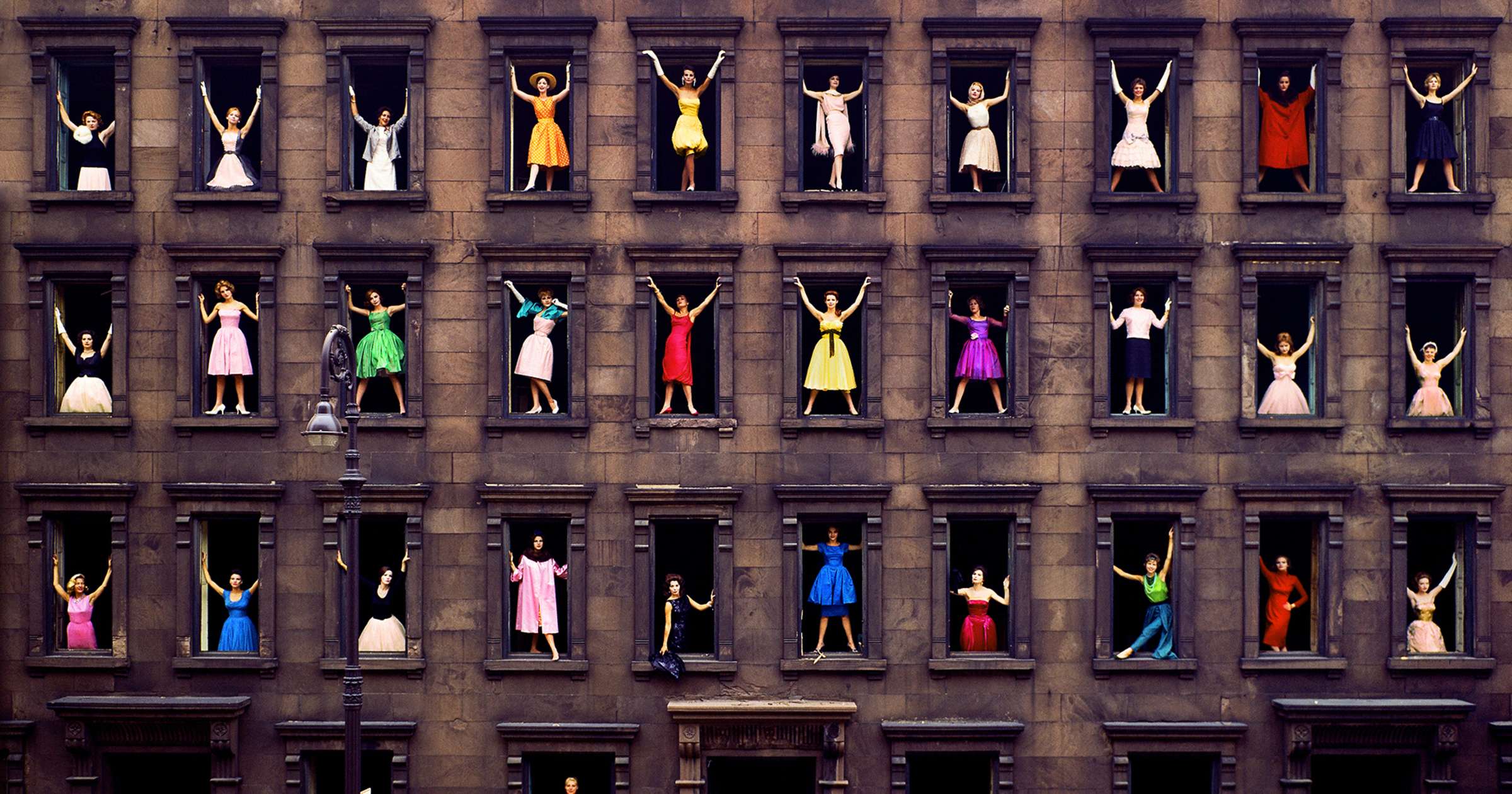Ormond Gigli, Girls in the Windows, New York City, 1960 - Artwork 29077 |  Jackson Fine Art