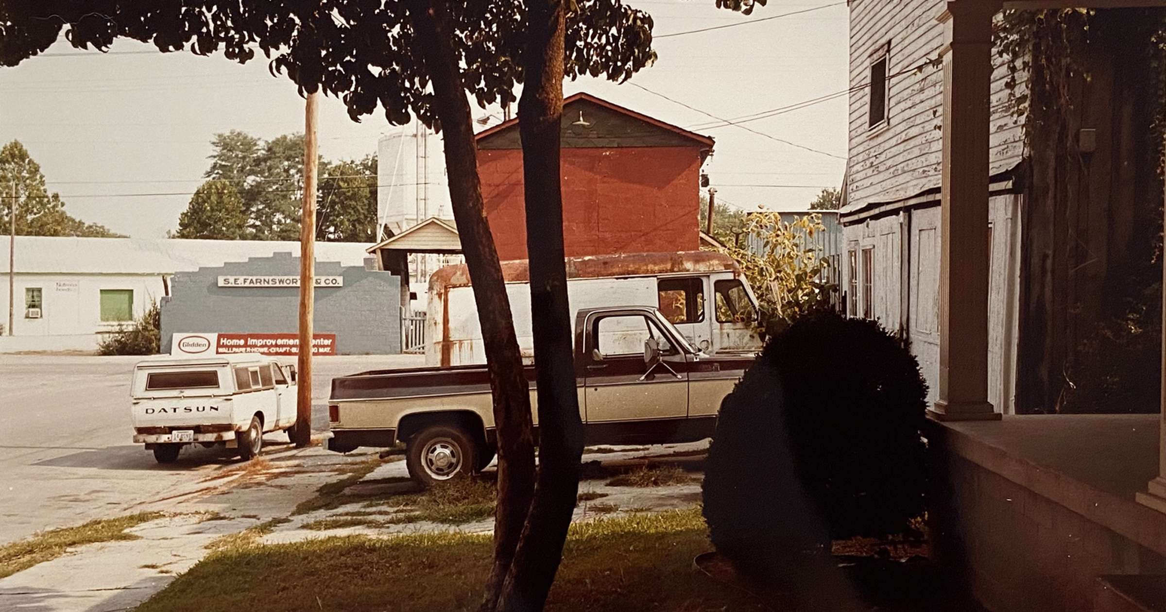 William Eggleston: Black and White to Color, January 28 - March 11, 2022 |  Jackson Fine Art