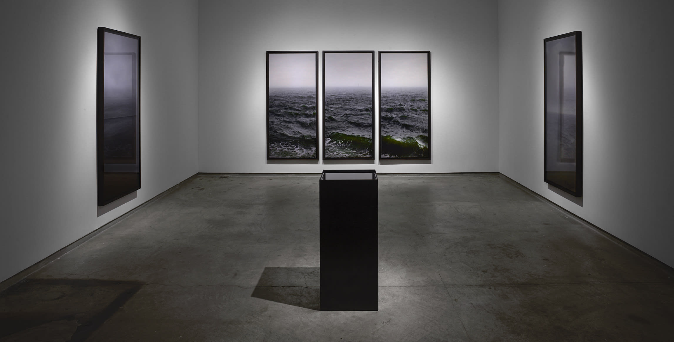 Nadav Kander Dark Line - The Thames Estuary