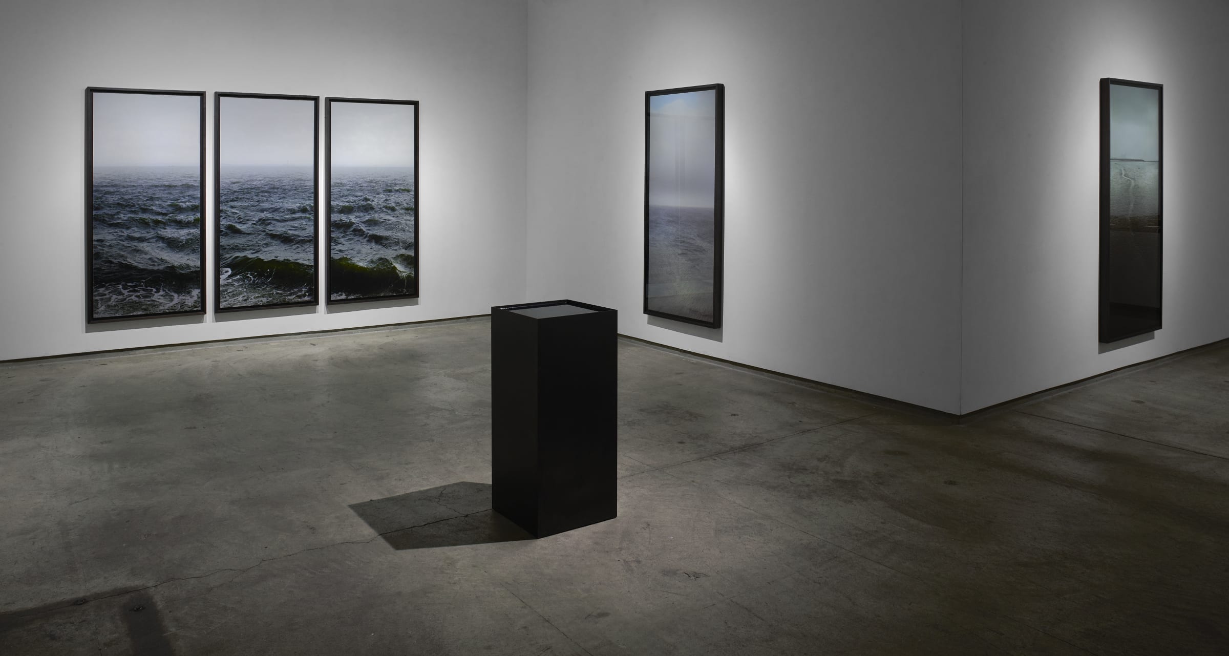 Nadav Kander Dark Line - The Thames Estuary