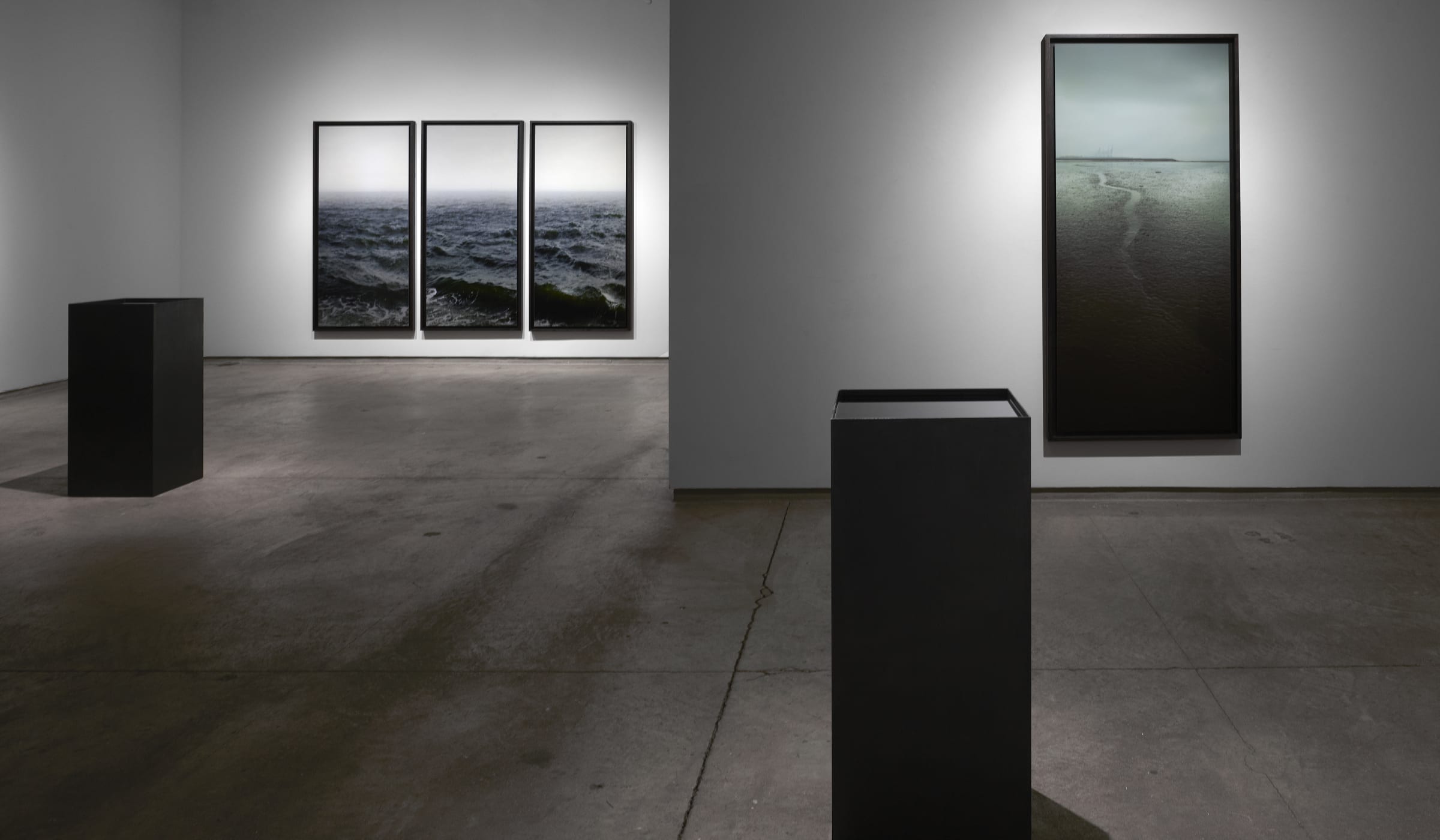 Nadav Kander Dark Line - The Thames Estuary