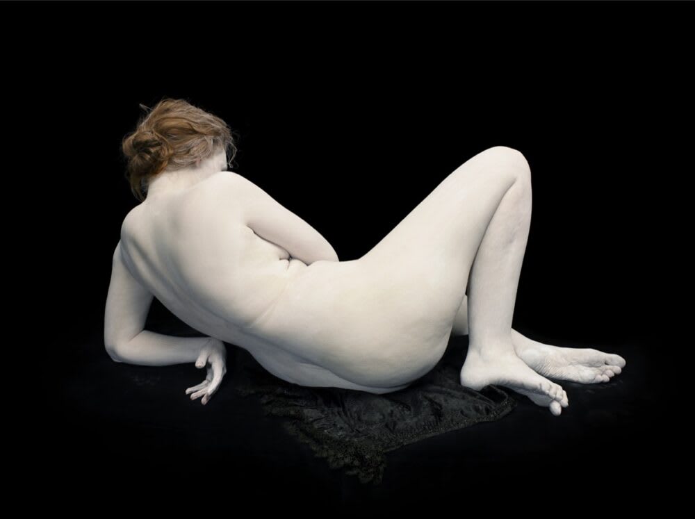 Nadav Kander Bodies. 6 Women, 1 Man