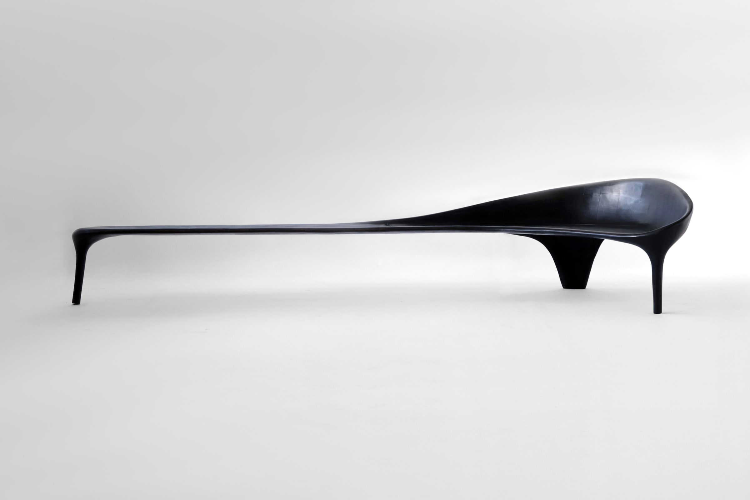 Valentin Loellmann, Round Bench, 2021