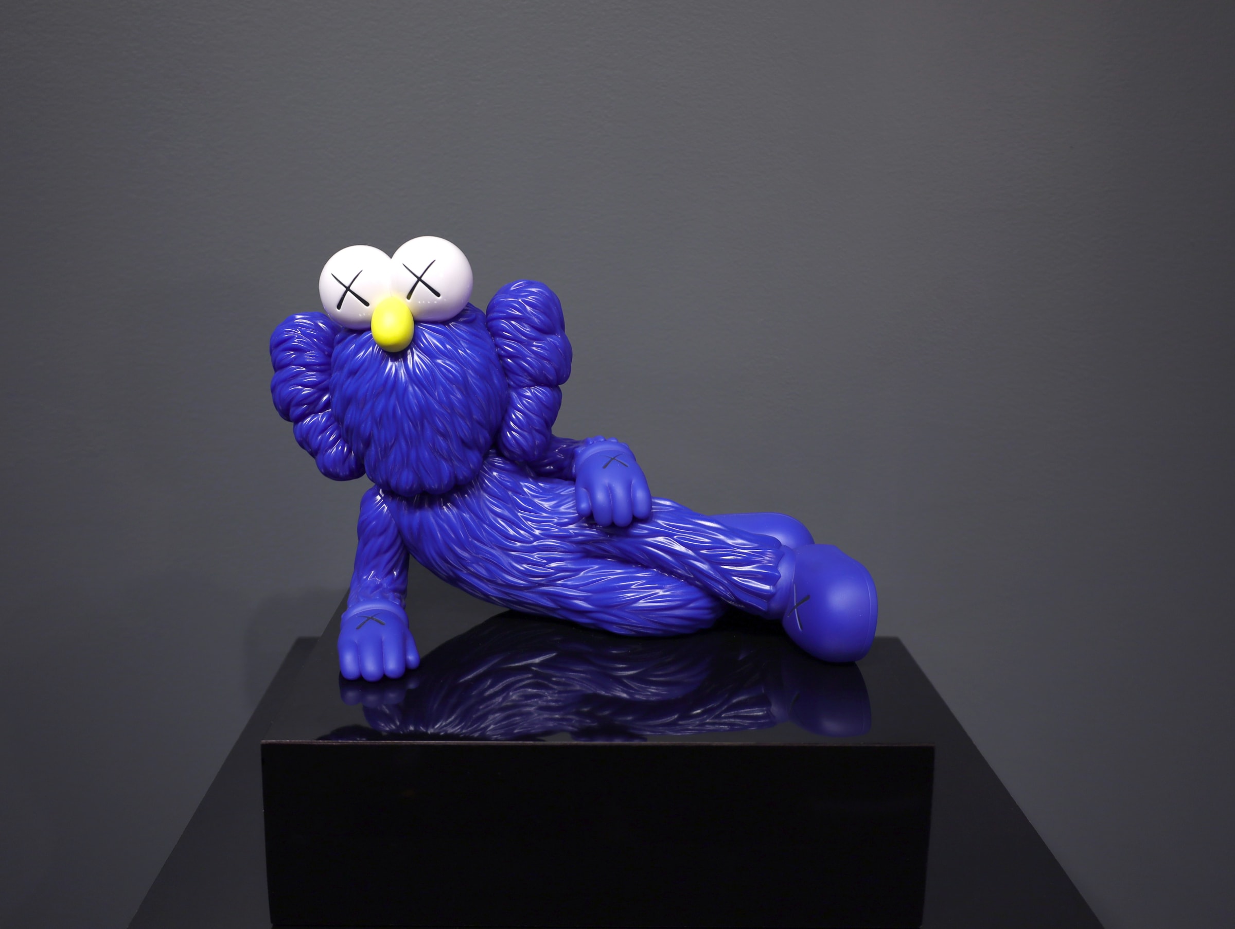 口コミ・レビュー評価が高いおすすめ人気商品の通販 KAWS, 'KAWS: TIME OFF' Blue Vinyl Figure, 2023 | Arton その他