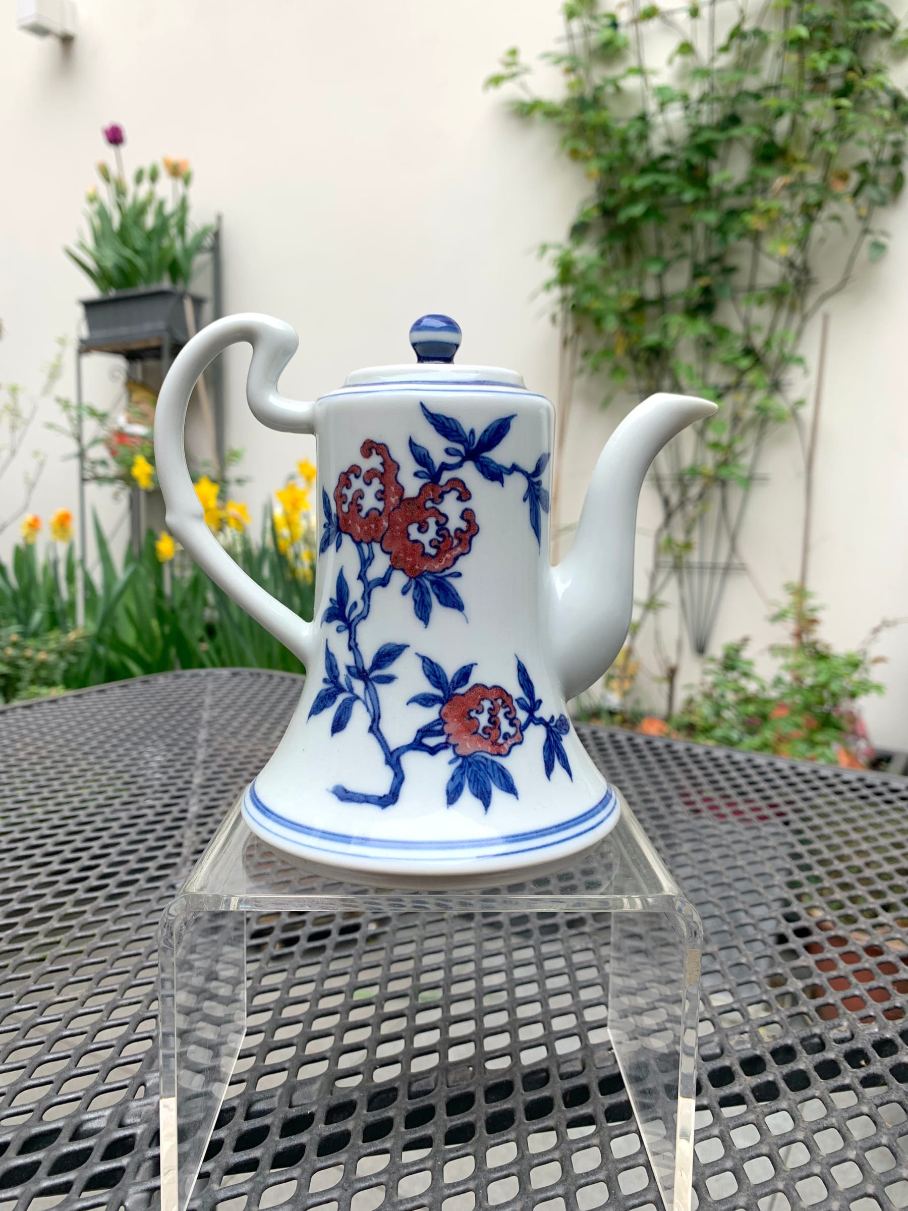 TSAI Hsiao-fang 蔡晓芳, Qing Dynasty Style Blue and White and Red Underglaze  Peony Teapot (Bottom signed 