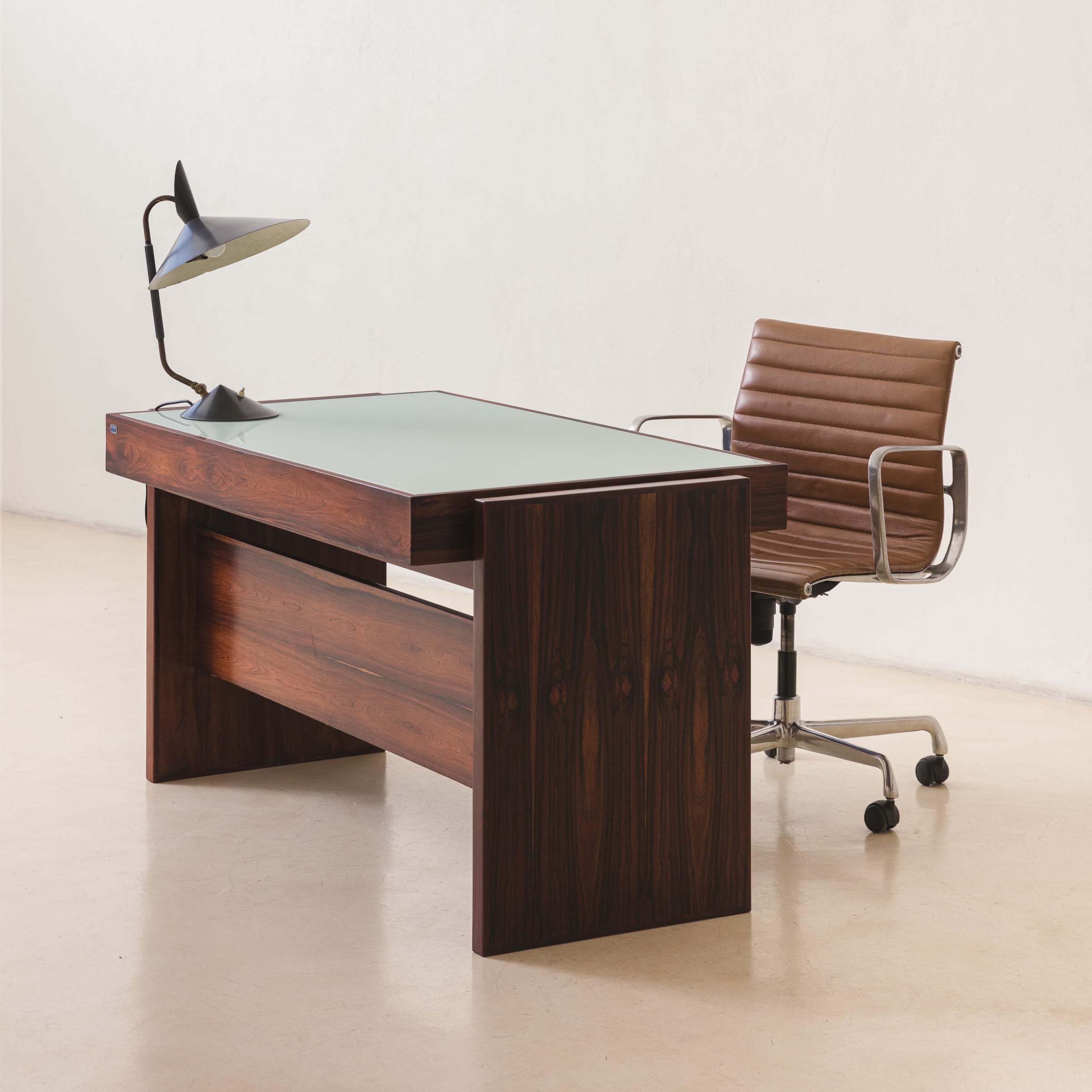 Regal furniture office shop table